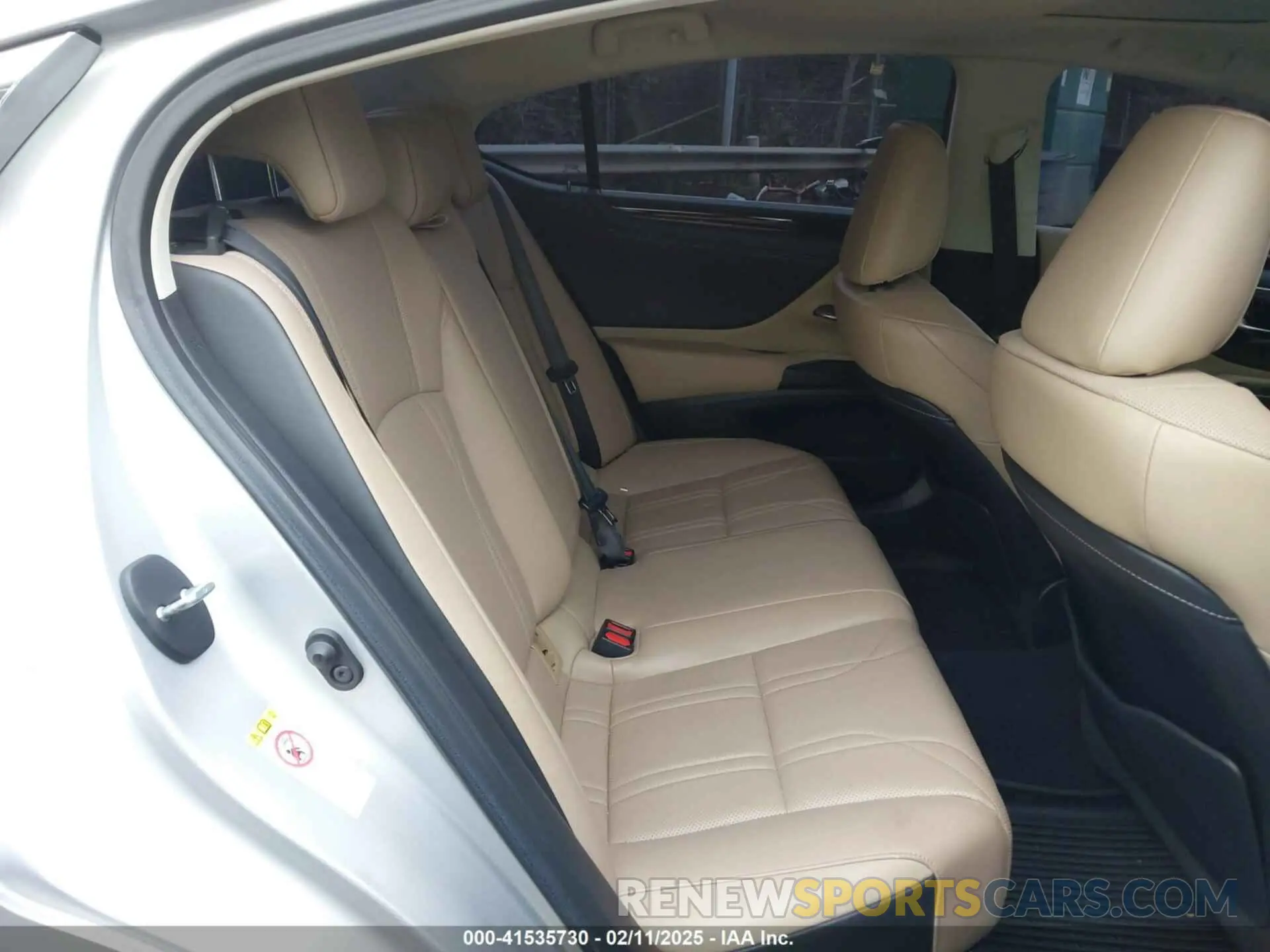 8 Photograph of a damaged car 58ABZ1B17KU020000 LEXUS ES 350 2019