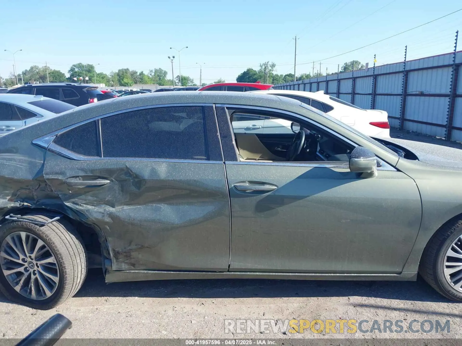 13 Photograph of a damaged car 58ABZ1B18KU016098 LEXUS ES 350 2019
