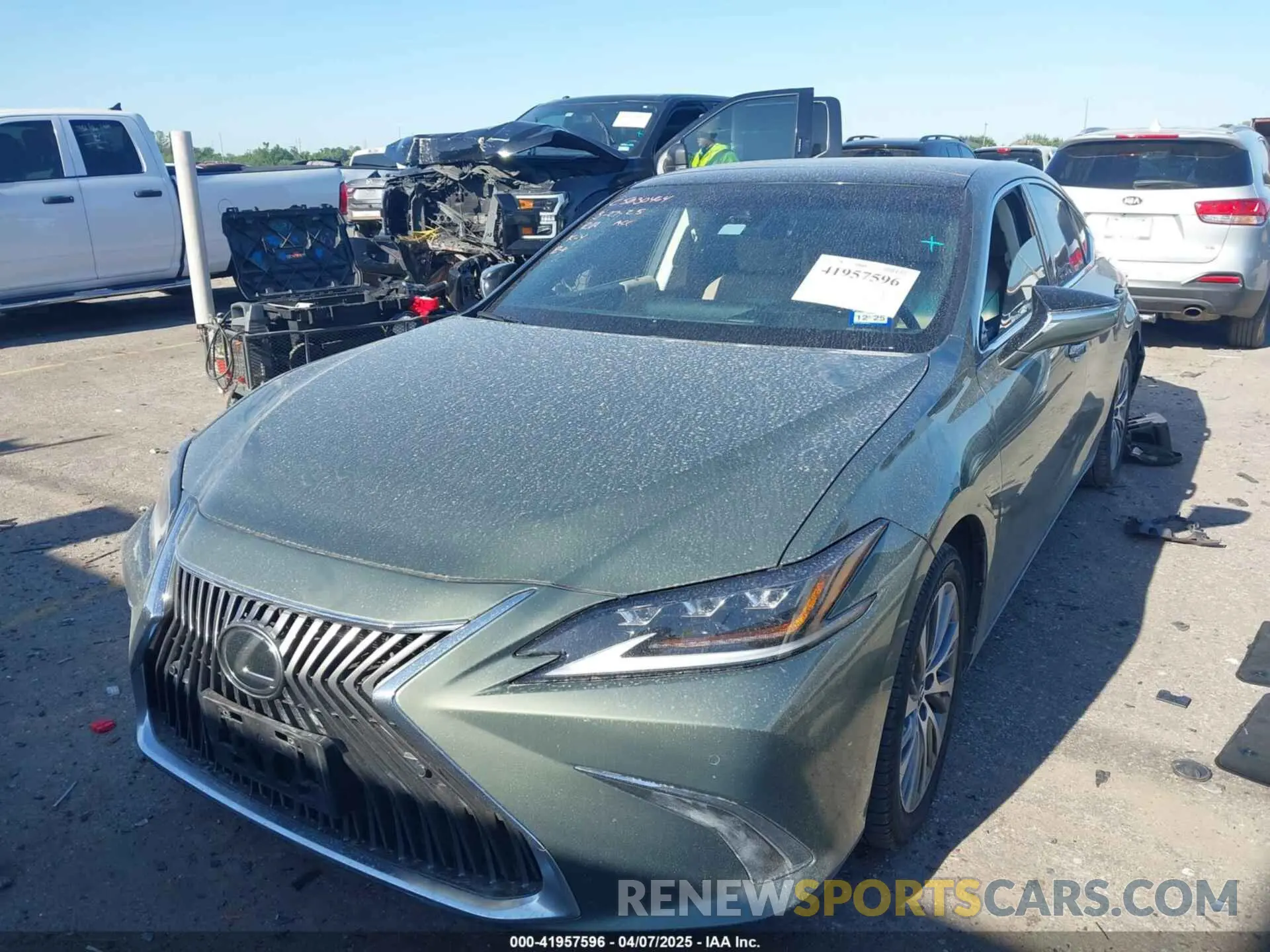 2 Photograph of a damaged car 58ABZ1B18KU016098 LEXUS ES 350 2019