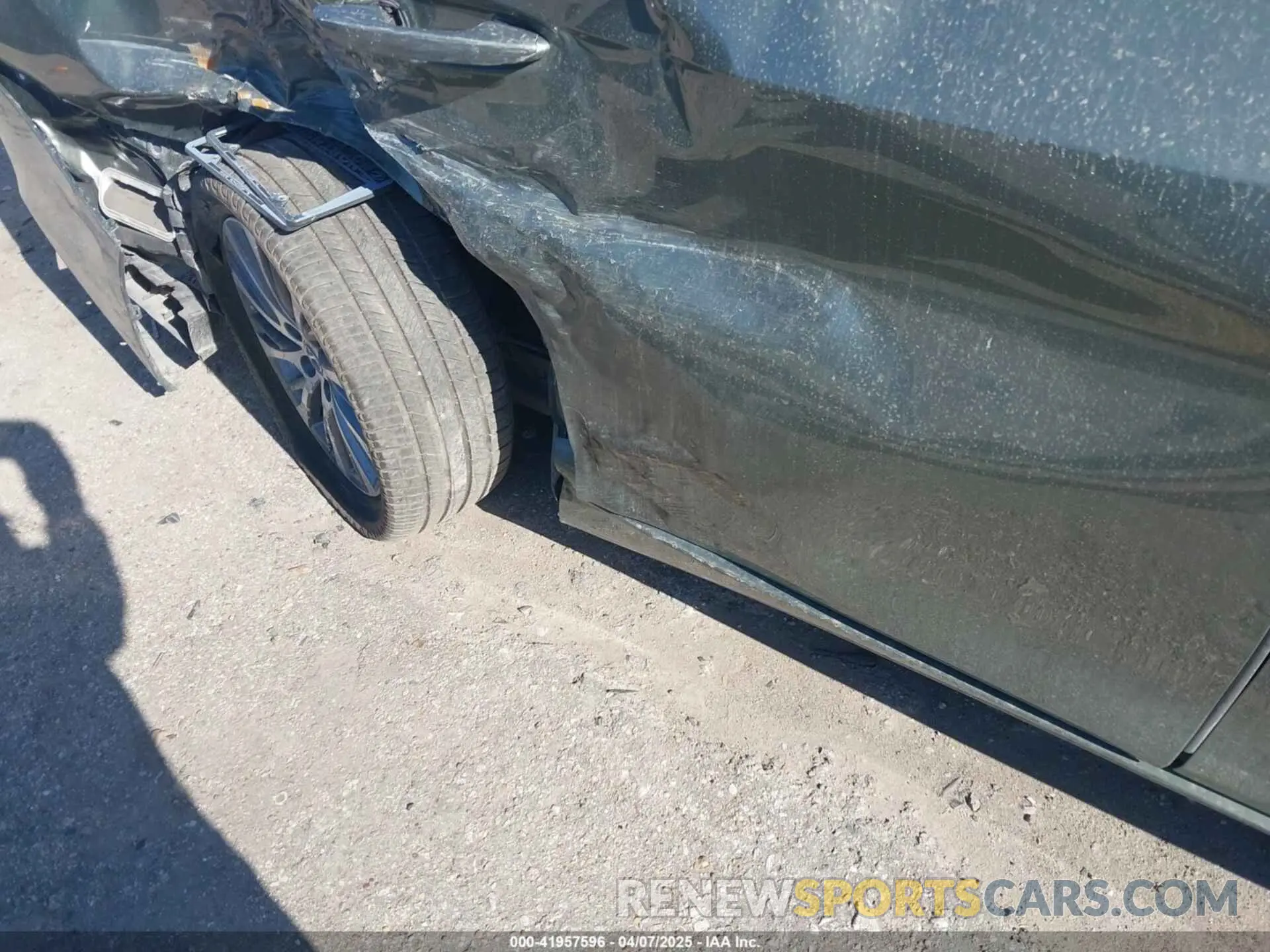 6 Photograph of a damaged car 58ABZ1B18KU016098 LEXUS ES 350 2019