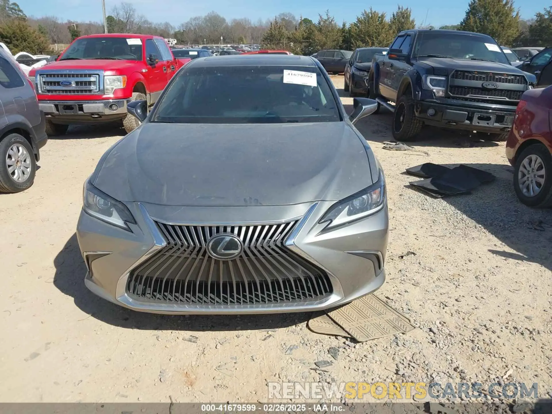 12 Photograph of a damaged car 58ABZ1B18KU030809 LEXUS ES 350 2019