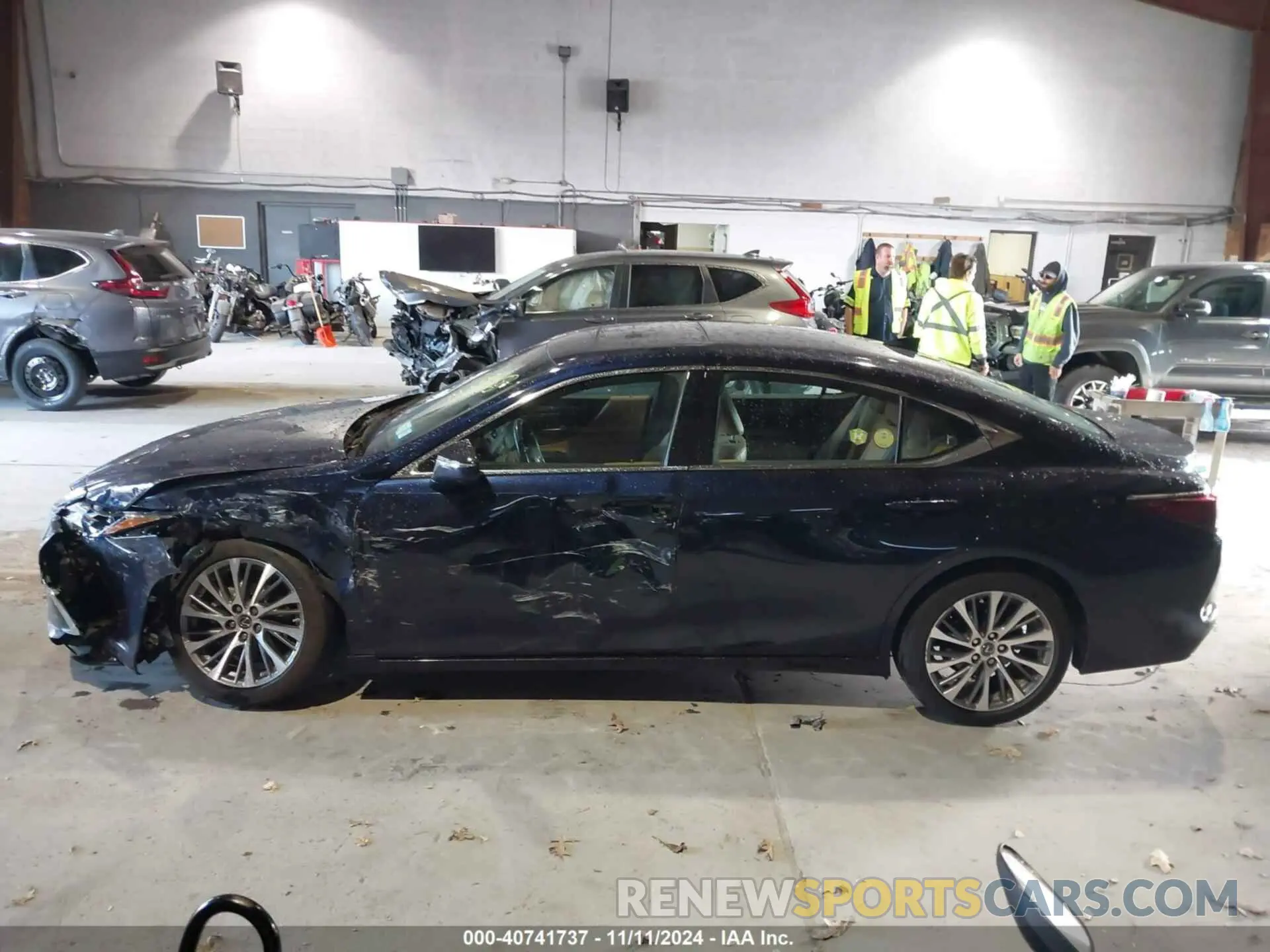 14 Photograph of a damaged car 58ABZ1B18KU051126 LEXUS ES 350 2019
