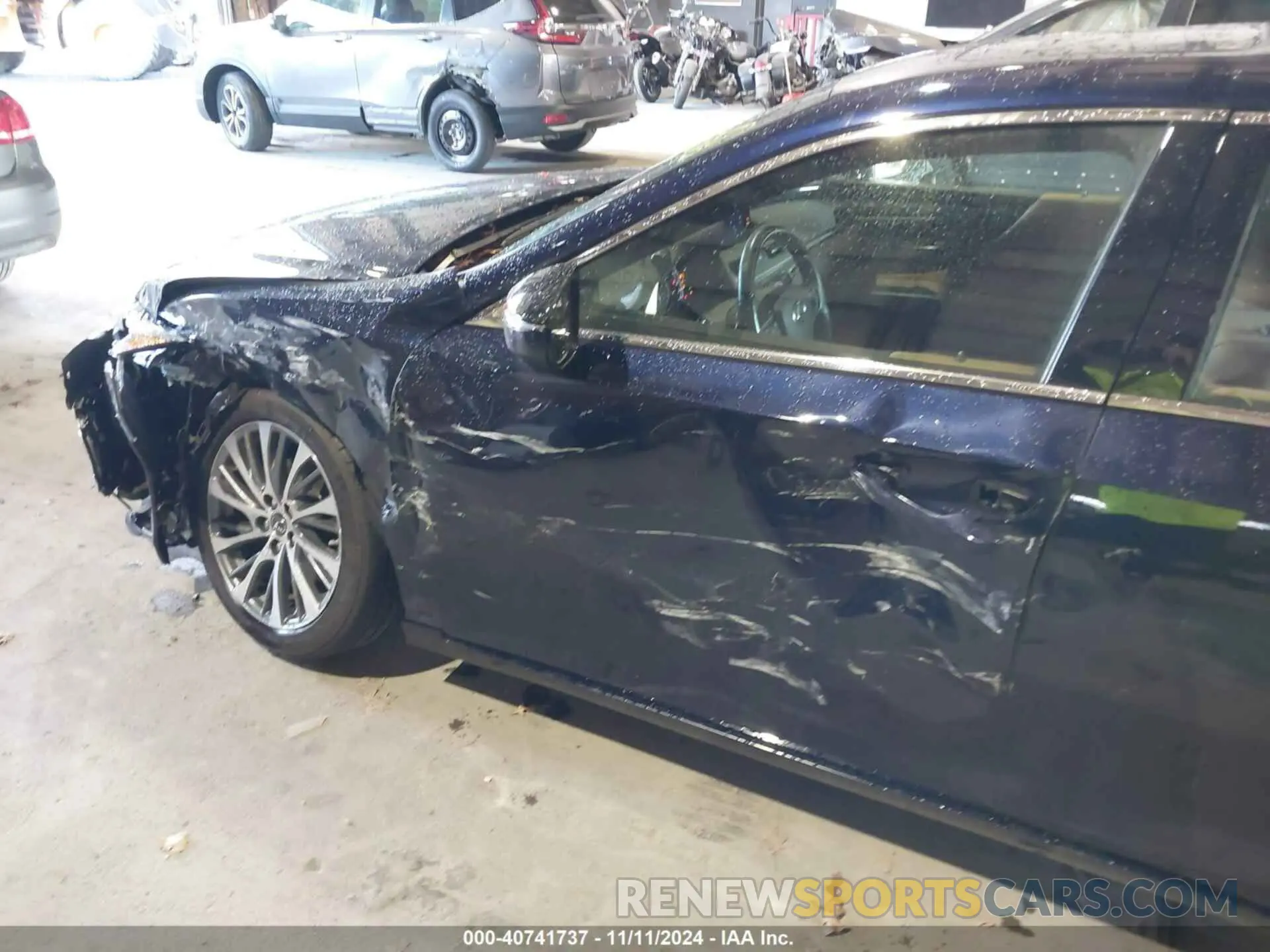 18 Photograph of a damaged car 58ABZ1B18KU051126 LEXUS ES 350 2019