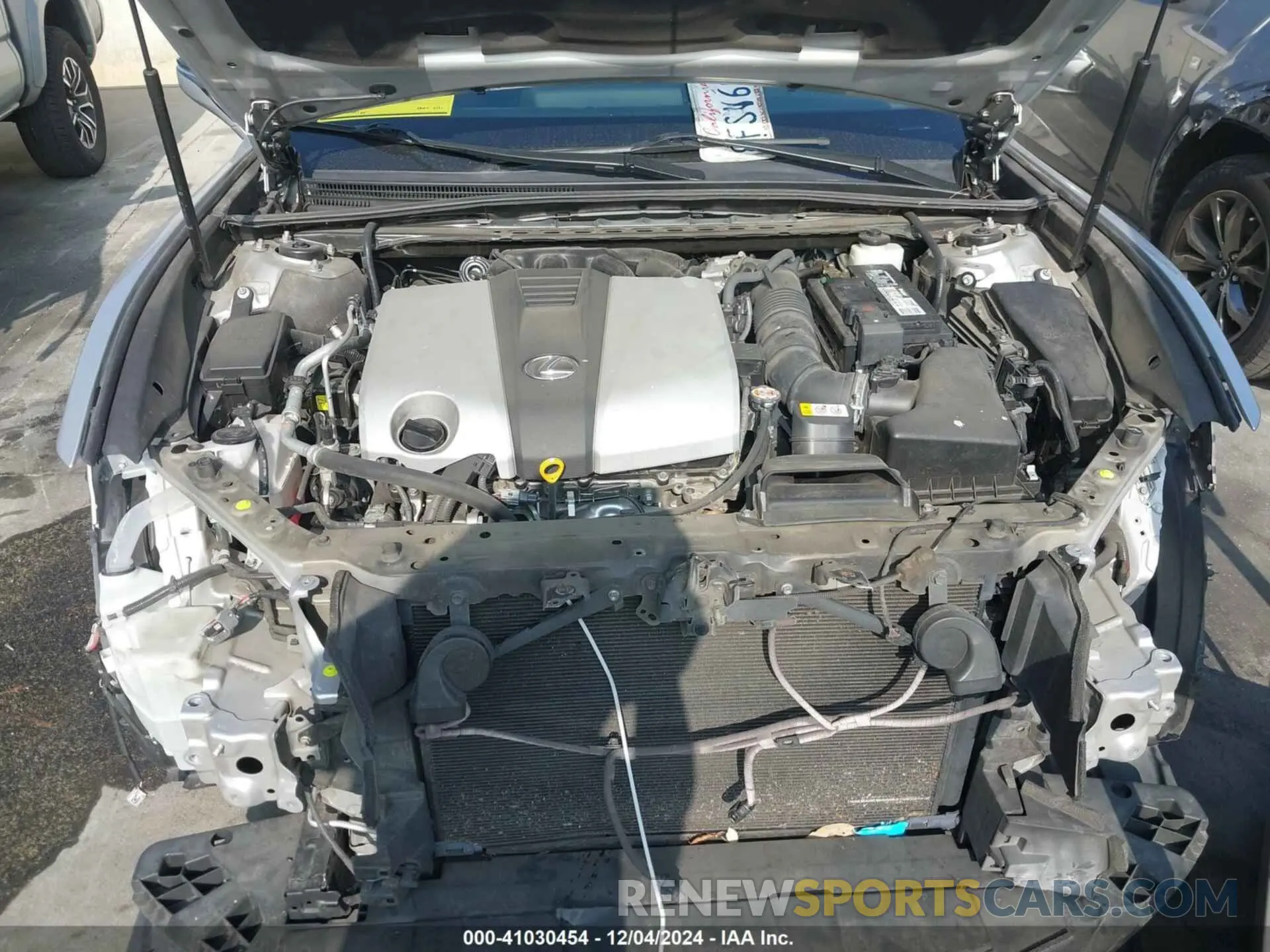 10 Photograph of a damaged car 58ABZ1B19KU003232 LEXUS ES 350 2019