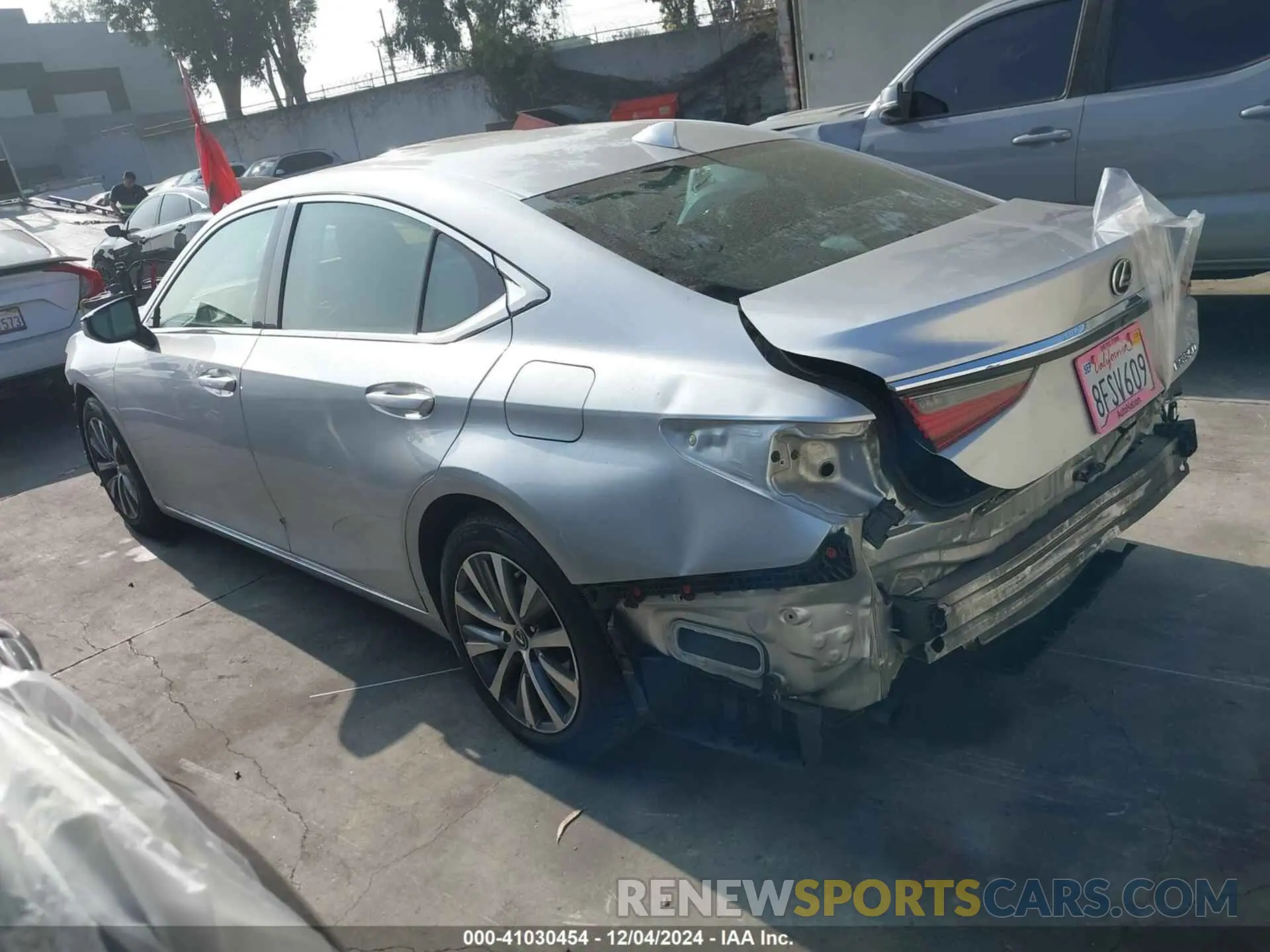 3 Photograph of a damaged car 58ABZ1B19KU003232 LEXUS ES 350 2019