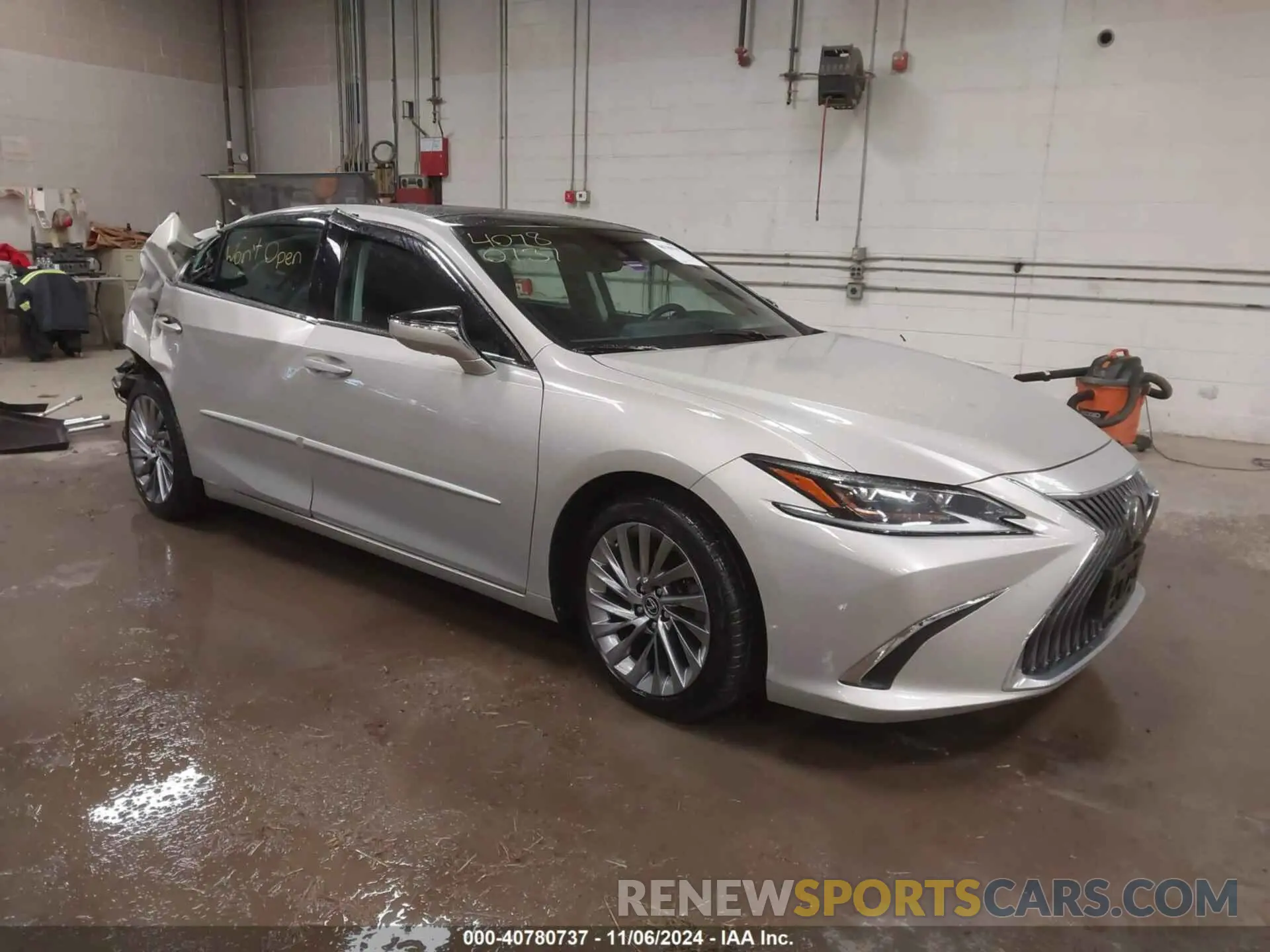 1 Photograph of a damaged car 58ABZ1B19KU006308 LEXUS ES 350 2019