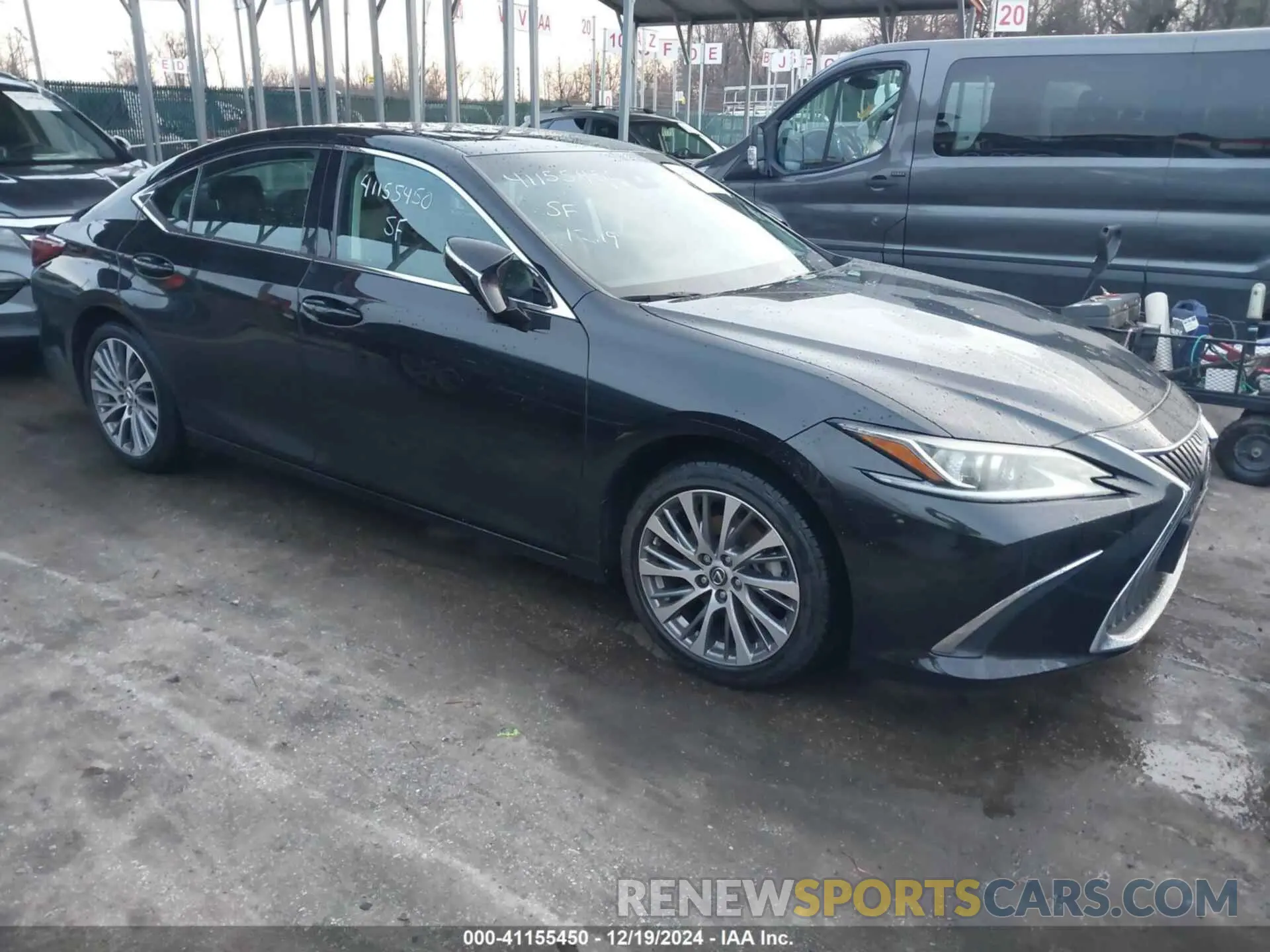 1 Photograph of a damaged car 58ABZ1B19KU013386 LEXUS ES 350 2019