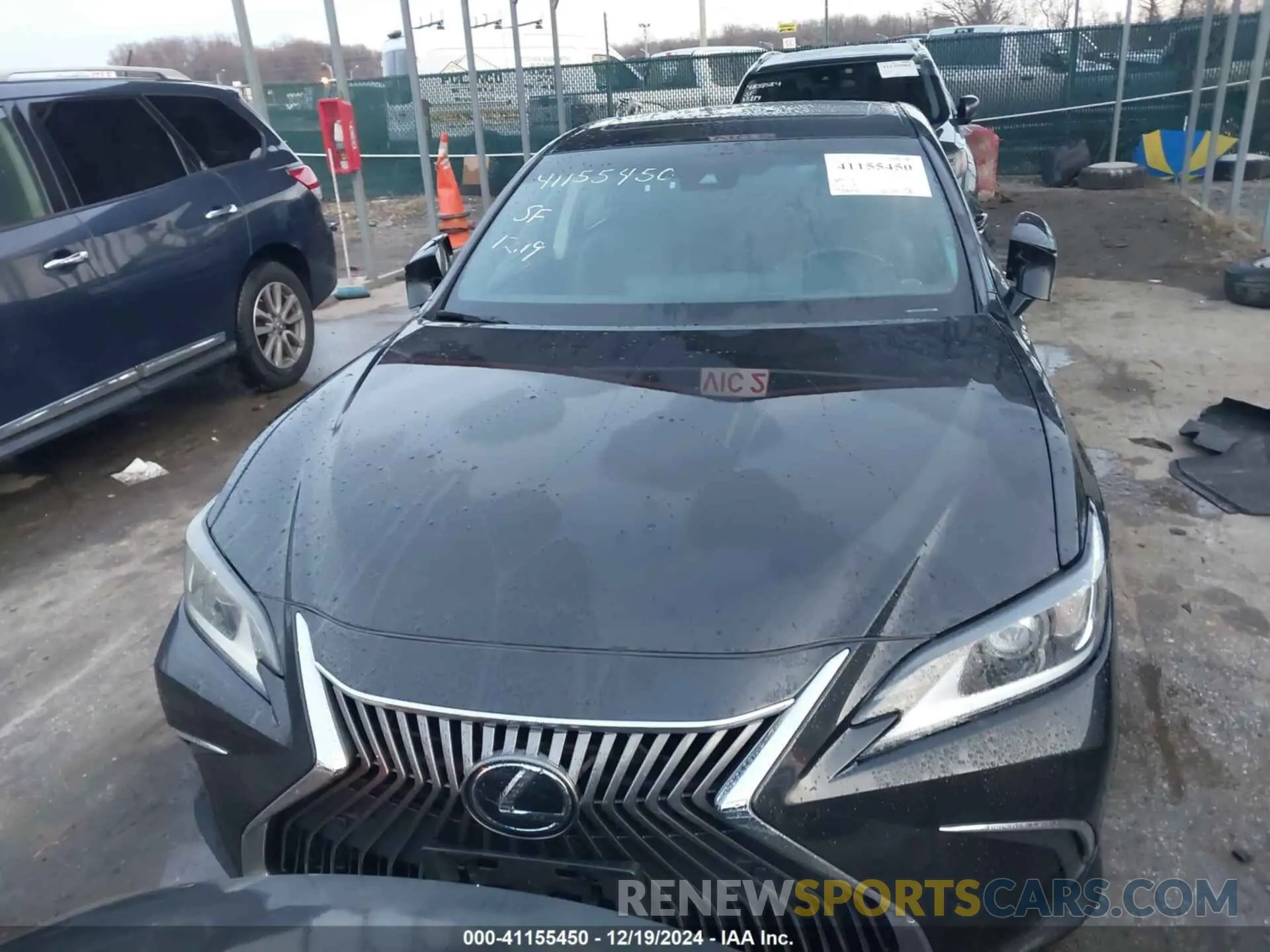 12 Photograph of a damaged car 58ABZ1B19KU013386 LEXUS ES 350 2019