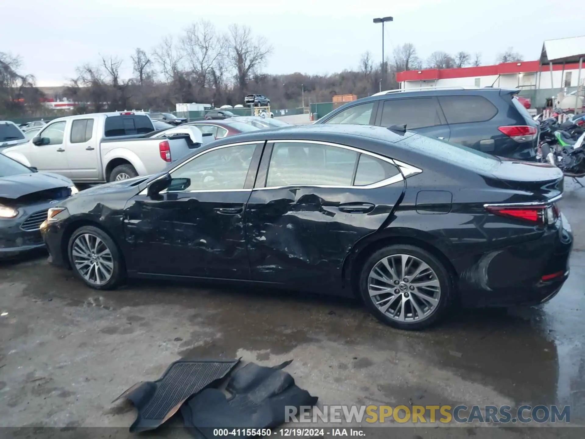 14 Photograph of a damaged car 58ABZ1B19KU013386 LEXUS ES 350 2019