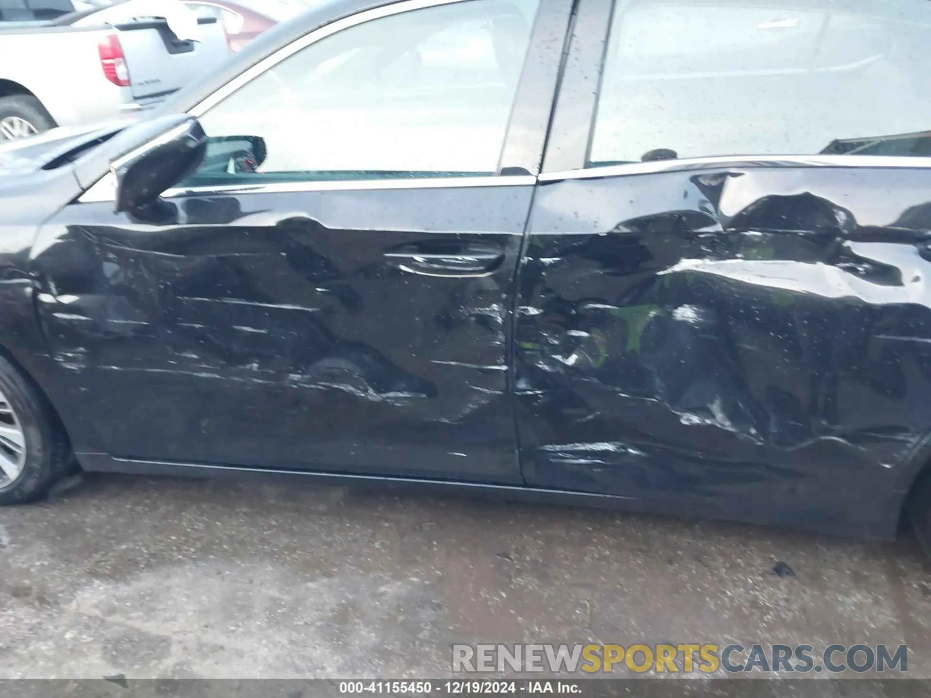 17 Photograph of a damaged car 58ABZ1B19KU013386 LEXUS ES 350 2019
