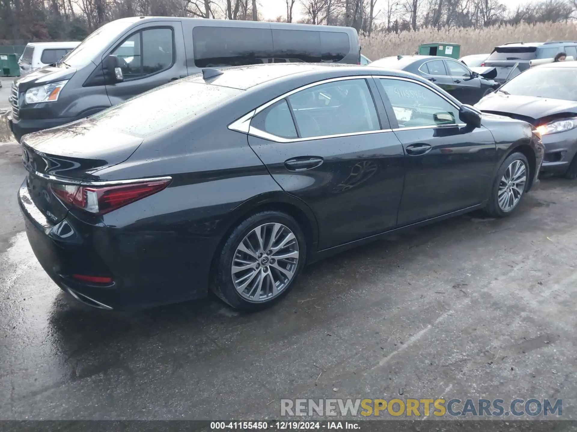 4 Photograph of a damaged car 58ABZ1B19KU013386 LEXUS ES 350 2019