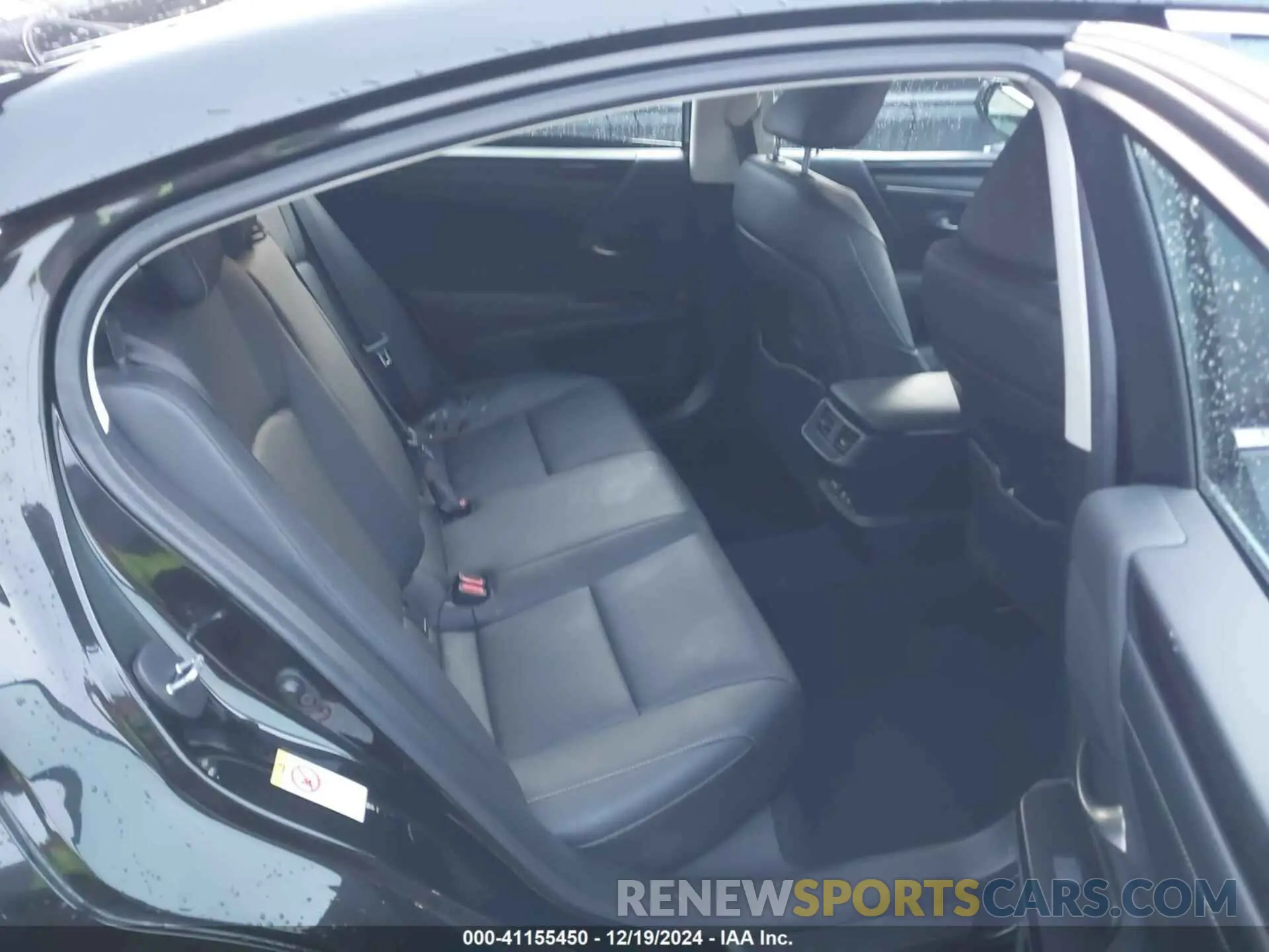 8 Photograph of a damaged car 58ABZ1B19KU013386 LEXUS ES 350 2019