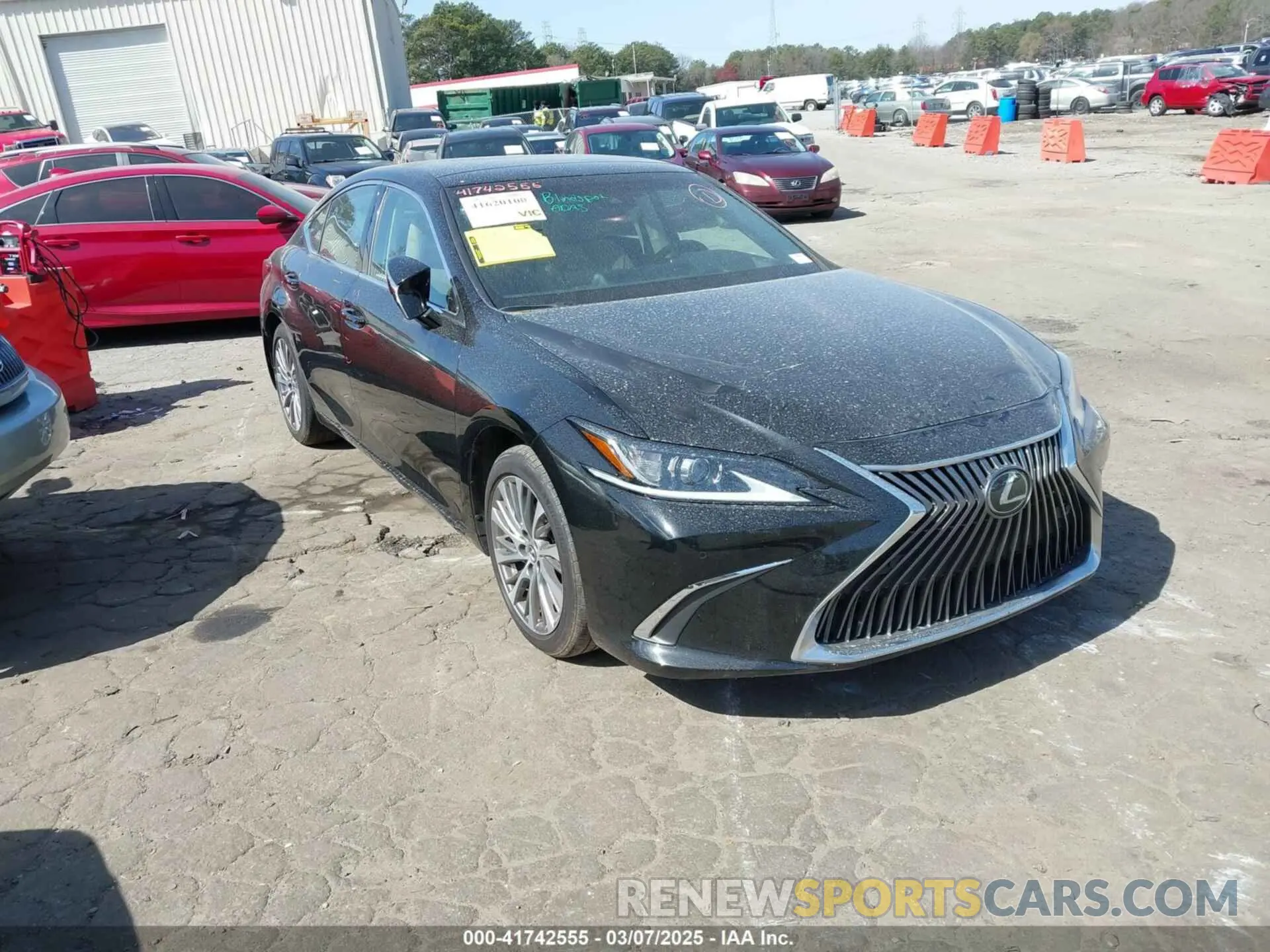 1 Photograph of a damaged car 58ABZ1B19KU026736 LEXUS ES 350 2019