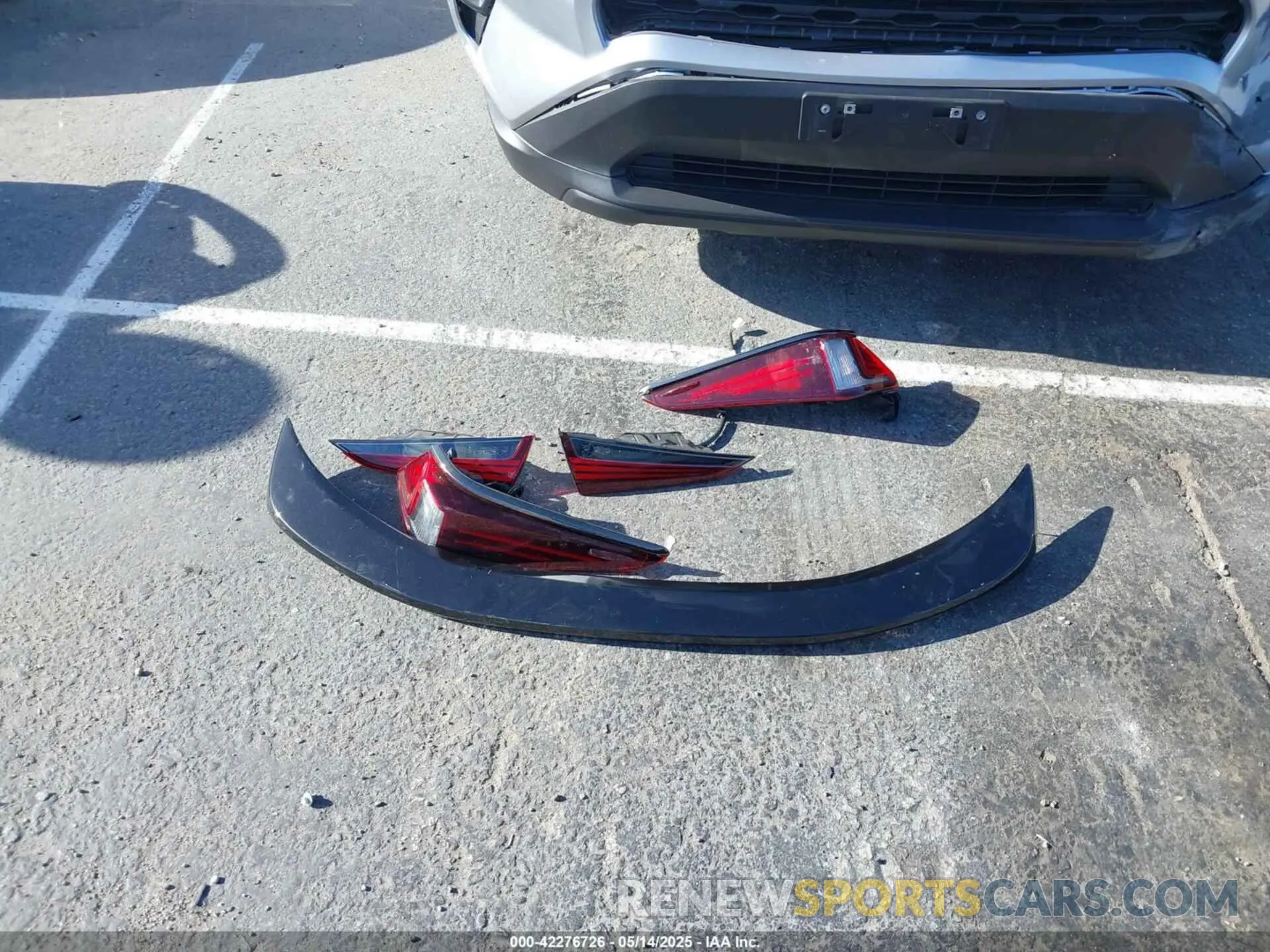 19 Photograph of a damaged car 58ABZ1B1XKU022842 LEXUS ES 350 2019