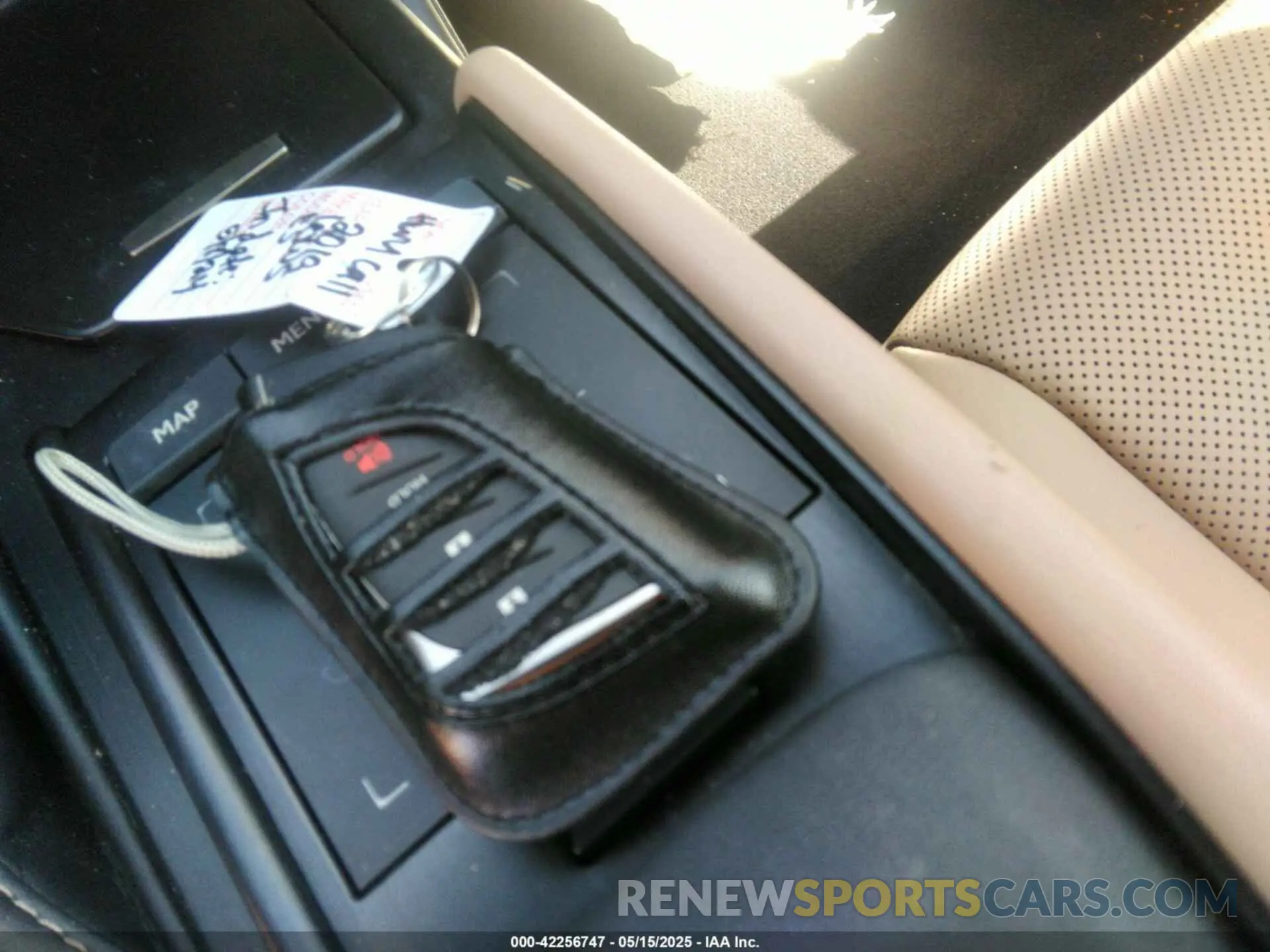 11 Photograph of a damaged car 58ABZ1B1XKU032447 LEXUS ES 350 2019