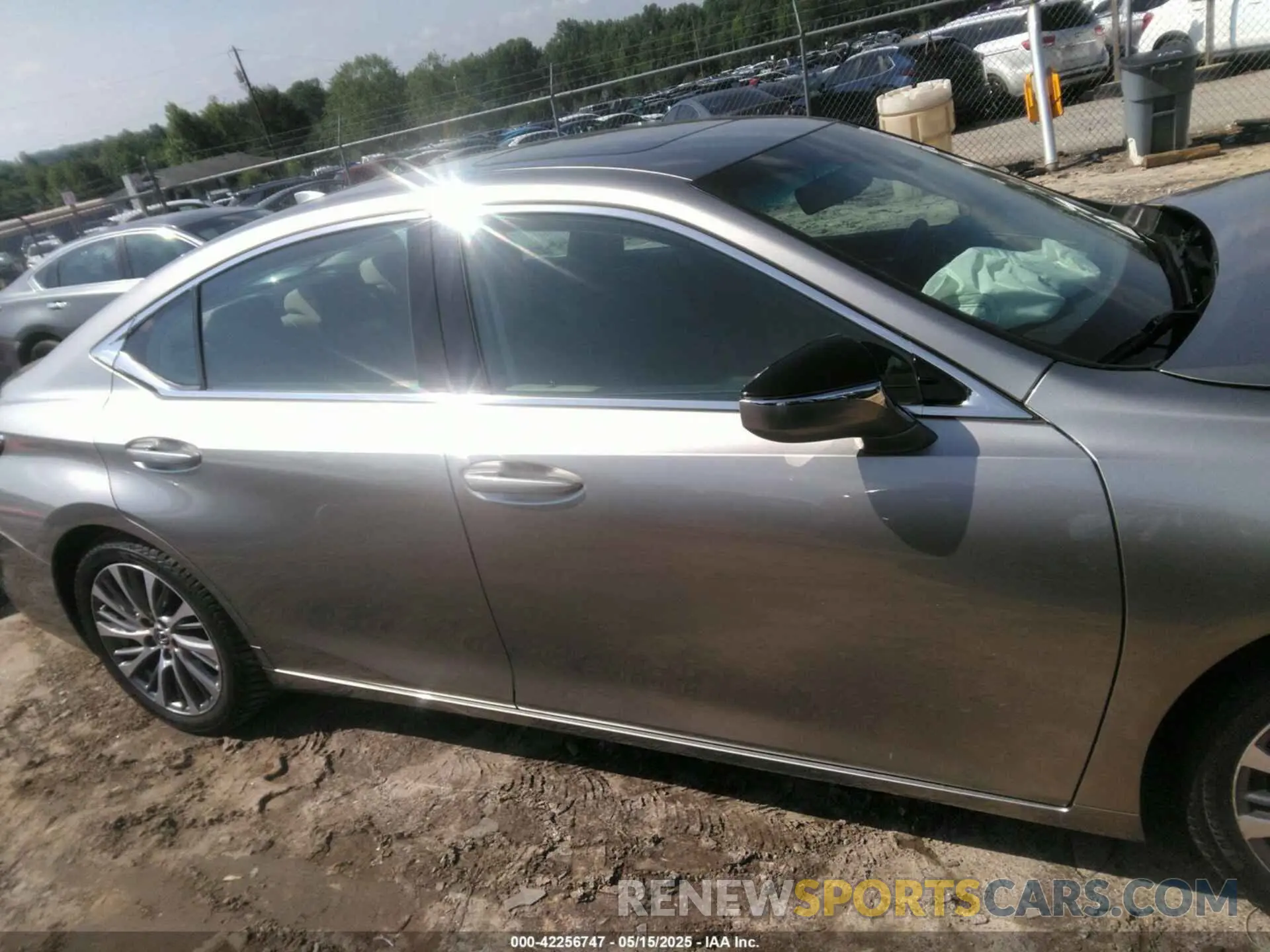 13 Photograph of a damaged car 58ABZ1B1XKU032447 LEXUS ES 350 2019