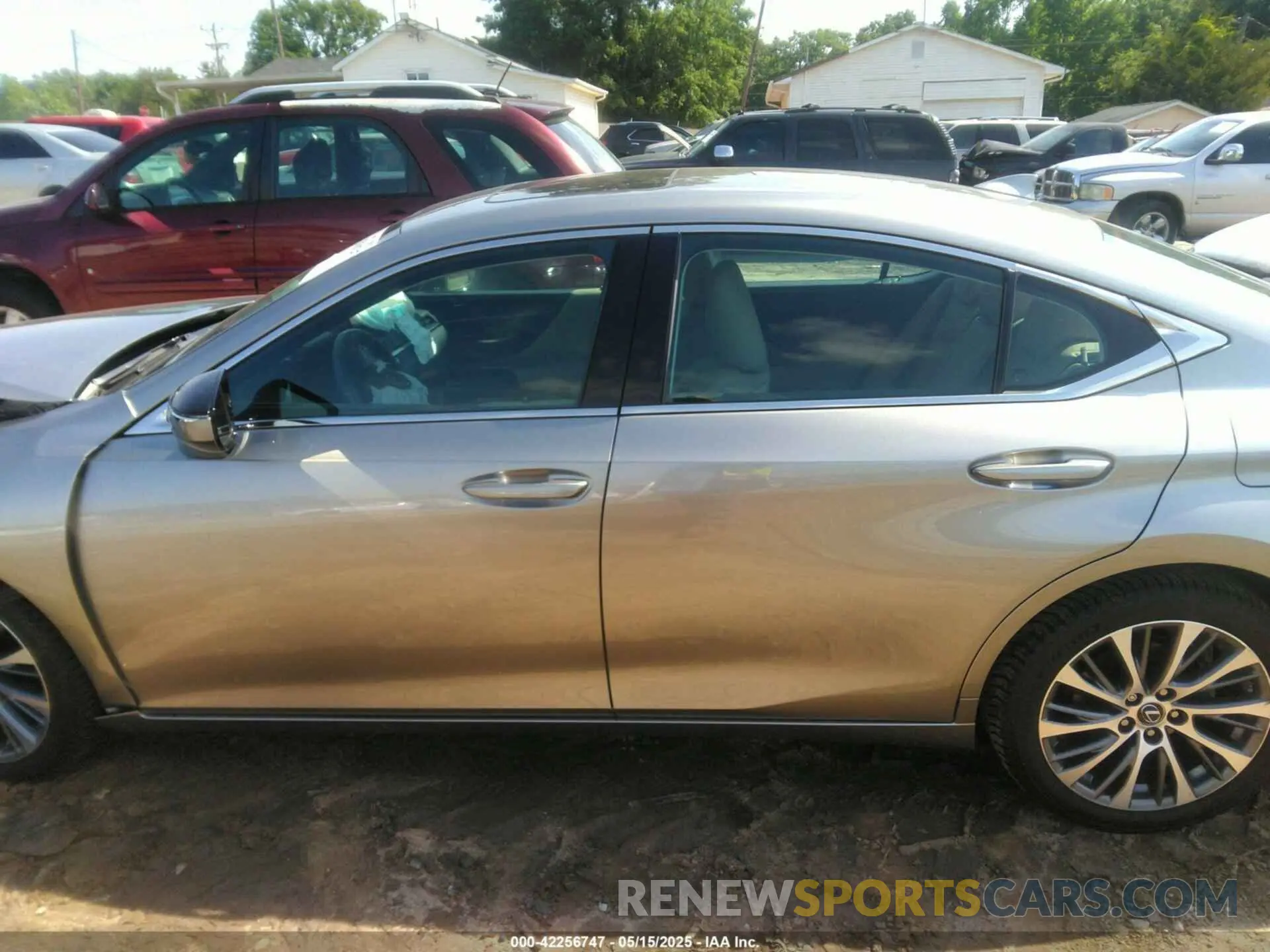 14 Photograph of a damaged car 58ABZ1B1XKU032447 LEXUS ES 350 2019