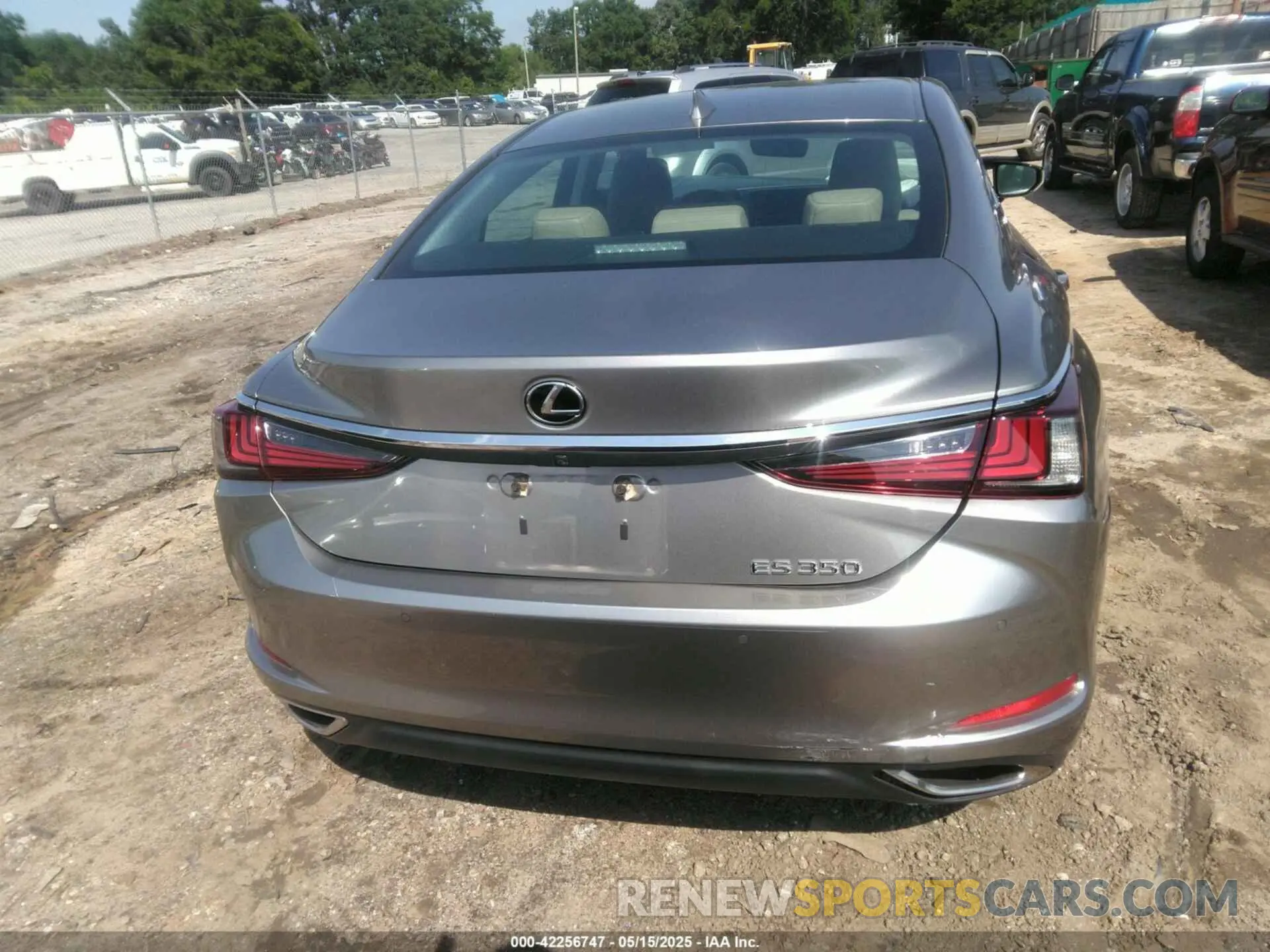 16 Photograph of a damaged car 58ABZ1B1XKU032447 LEXUS ES 350 2019