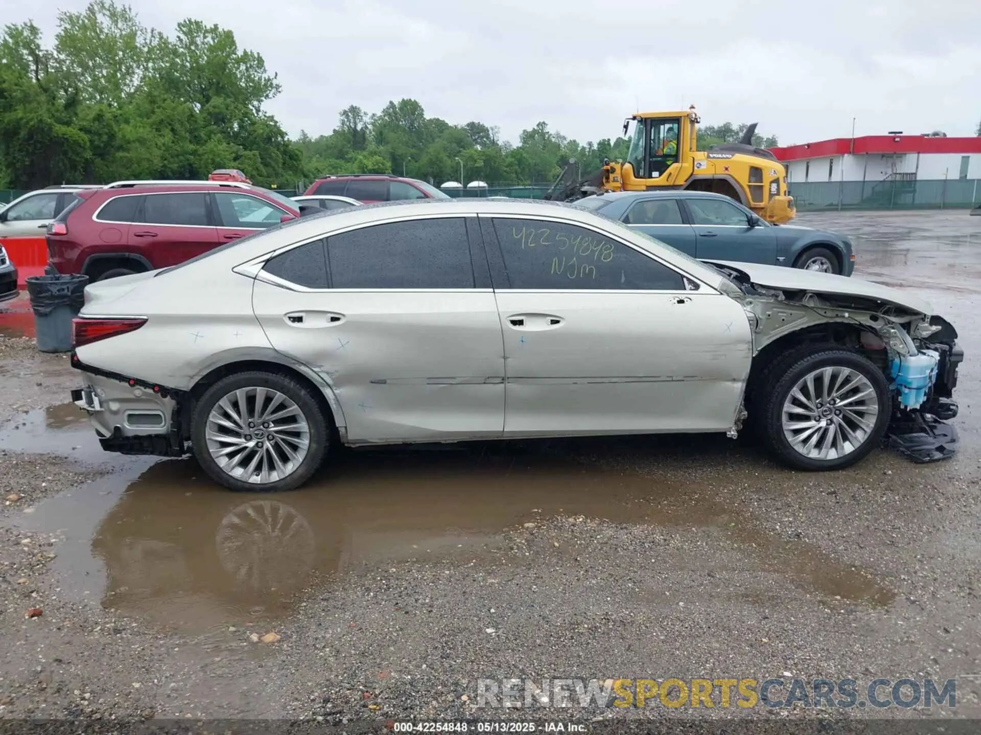 14 Photograph of a damaged car 58ABZ1B1XKU036403 LEXUS ES 350 2019