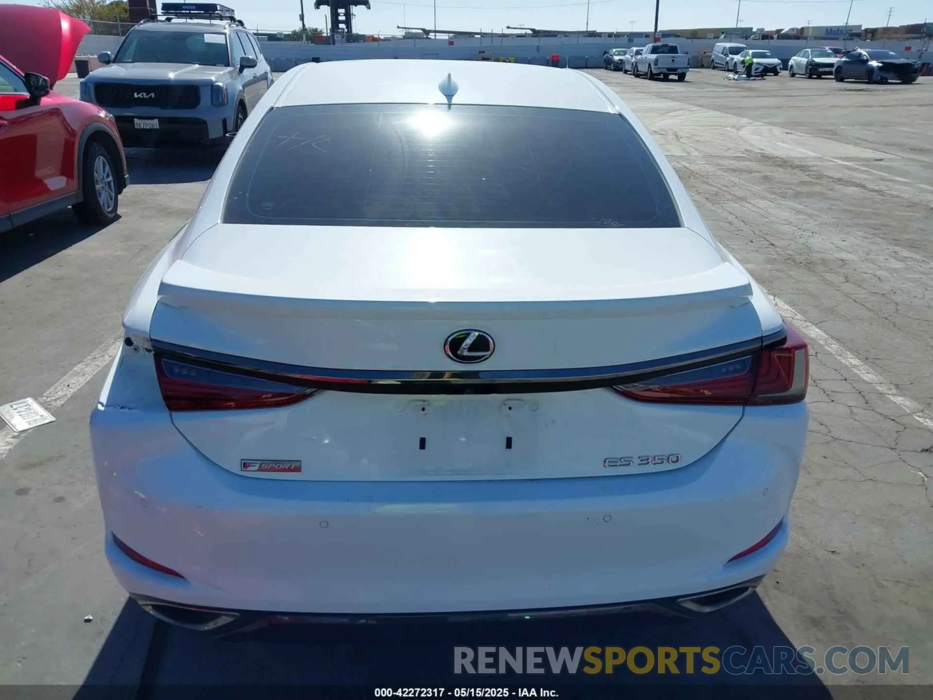17 Photograph of a damaged car 58ABZ1B1XKU043349 LEXUS ES 350 2019