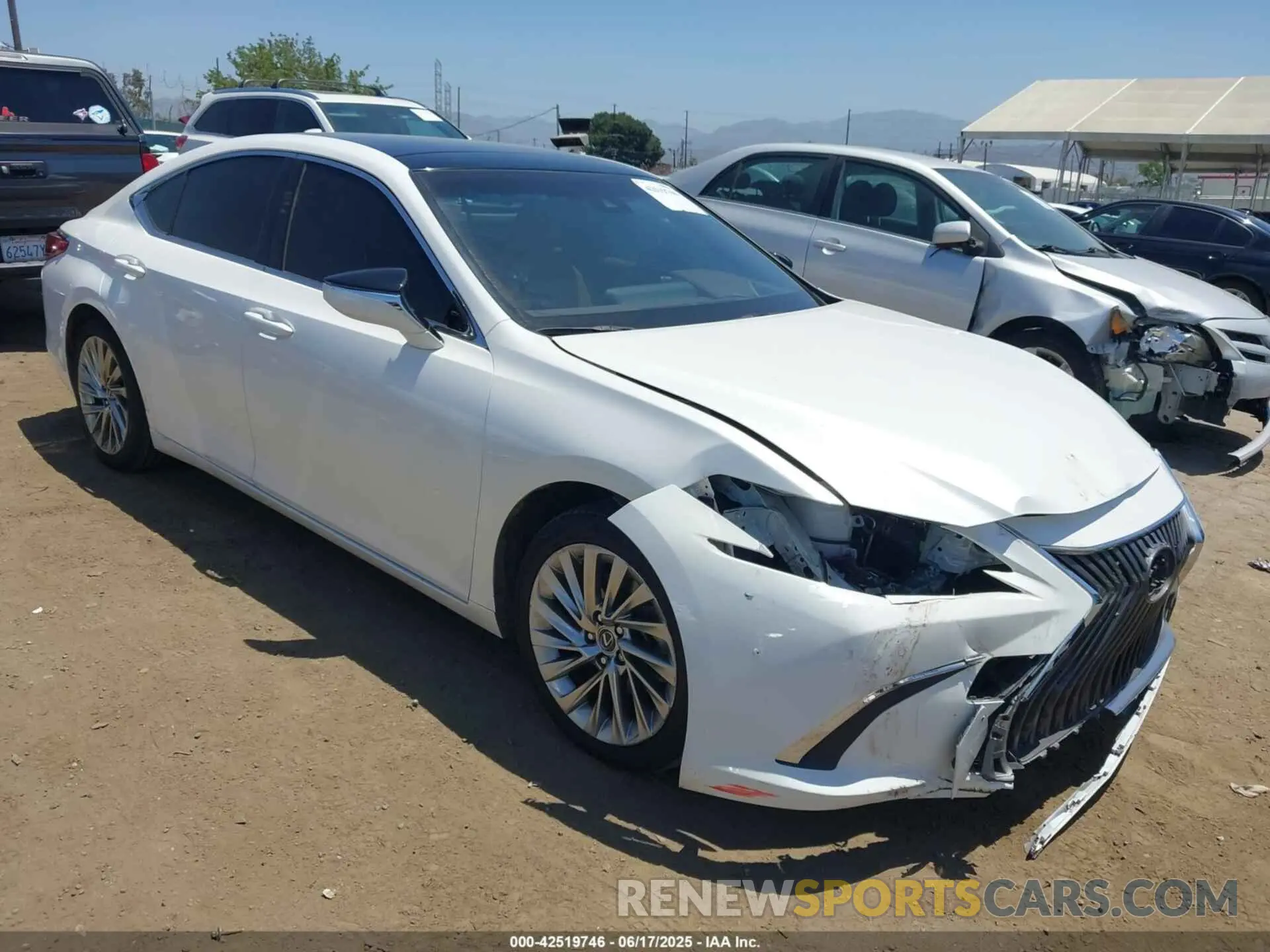 1 Photograph of a damaged car JTHBZ1B11K2004347 LEXUS ES 350 2019