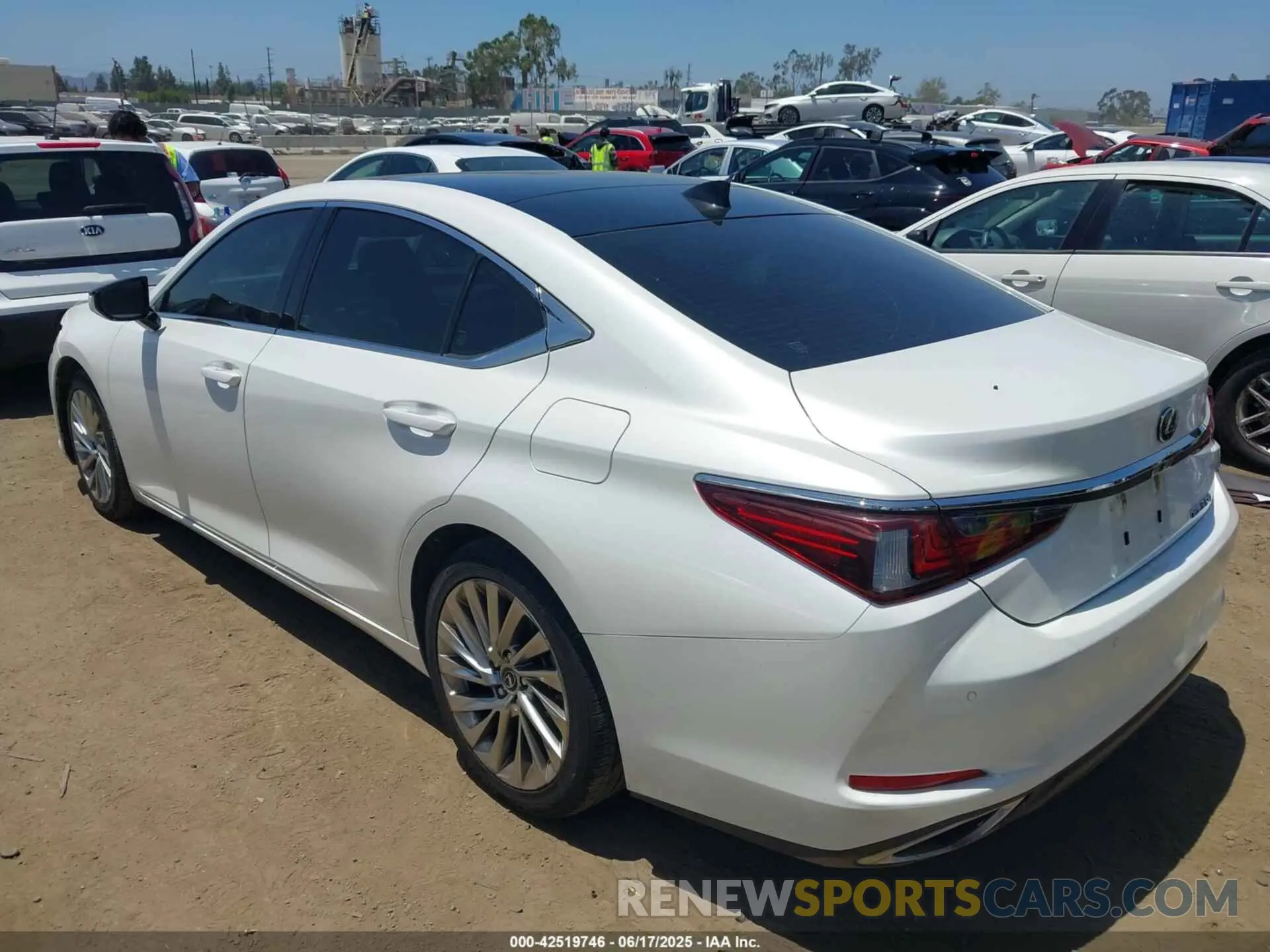 3 Photograph of a damaged car JTHBZ1B11K2004347 LEXUS ES 350 2019