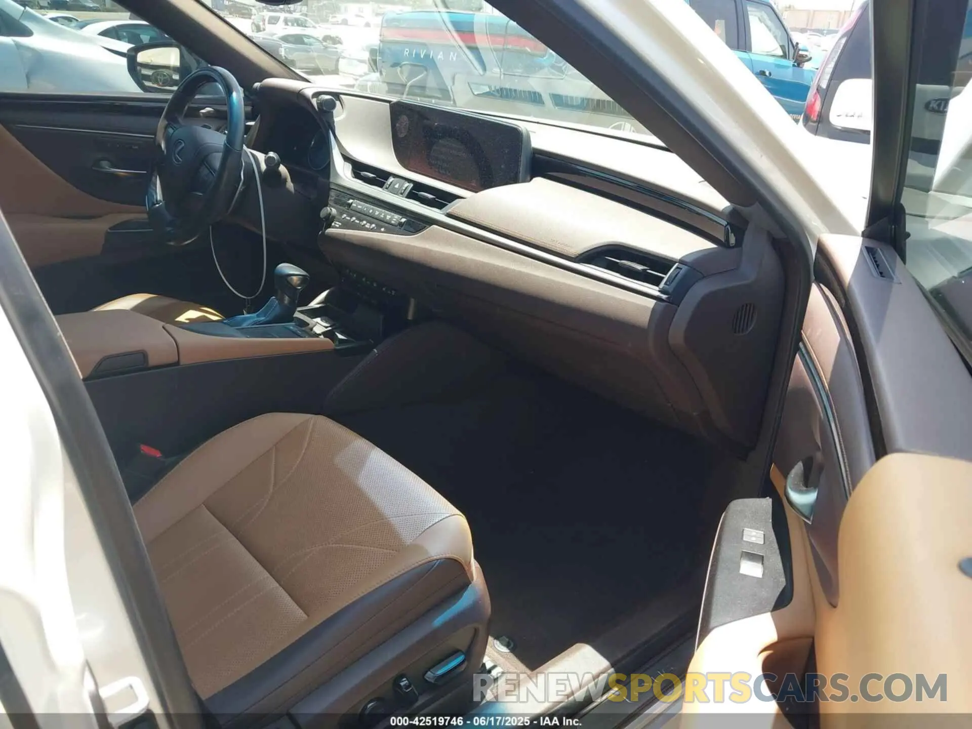 5 Photograph of a damaged car JTHBZ1B11K2004347 LEXUS ES 350 2019