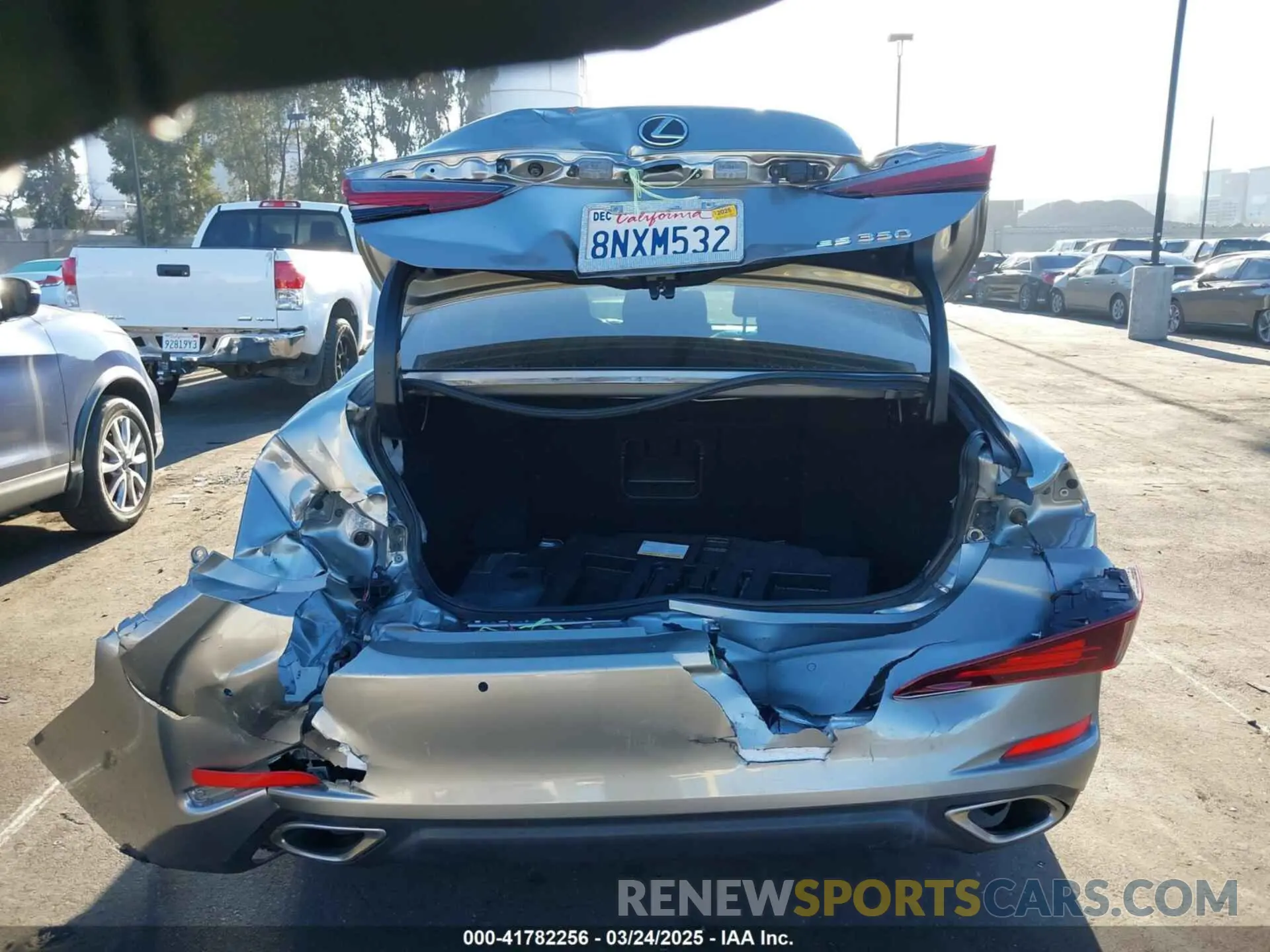 16 Photograph of a damaged car JTHBZ1B17K2004045 LEXUS ES 350 2019