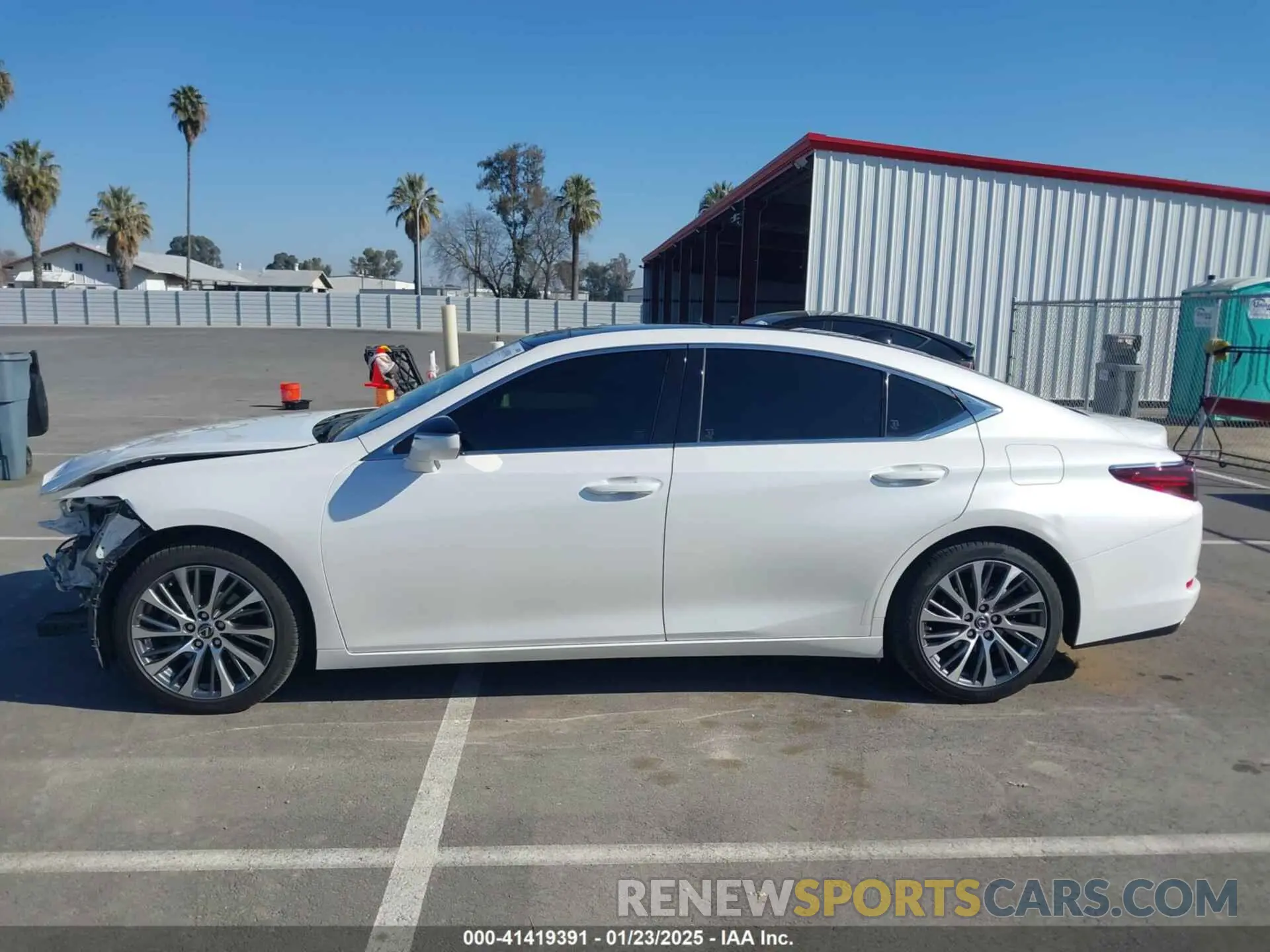 15 Photograph of a damaged car JTHBZ1B1XK2004640 LEXUS ES 350 2019