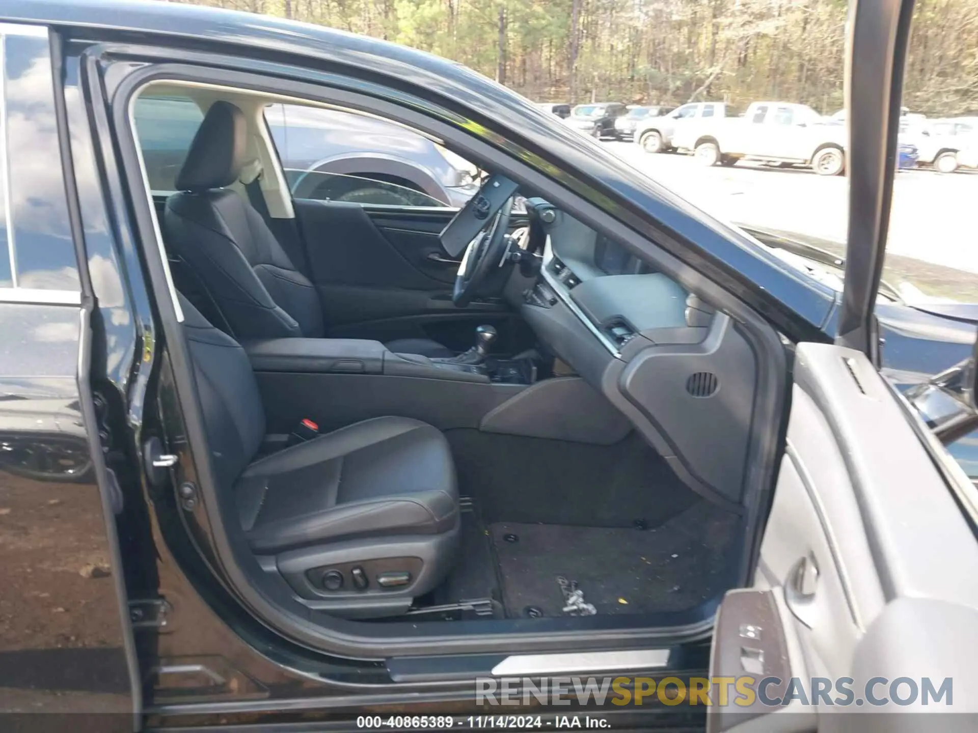 5 Photograph of a damaged car 58ACZ1B17LU051933 LEXUS ES 350 2020