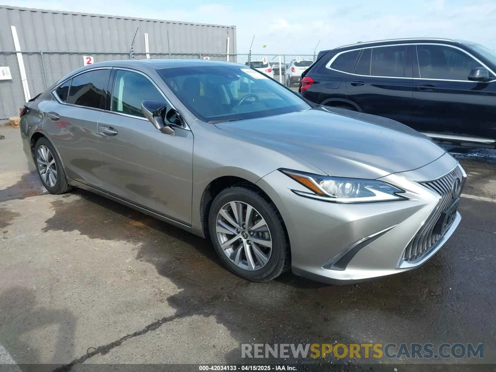 1 Photograph of a damaged car 58ACZ1B1XLU080245 LEXUS ES 350 2020