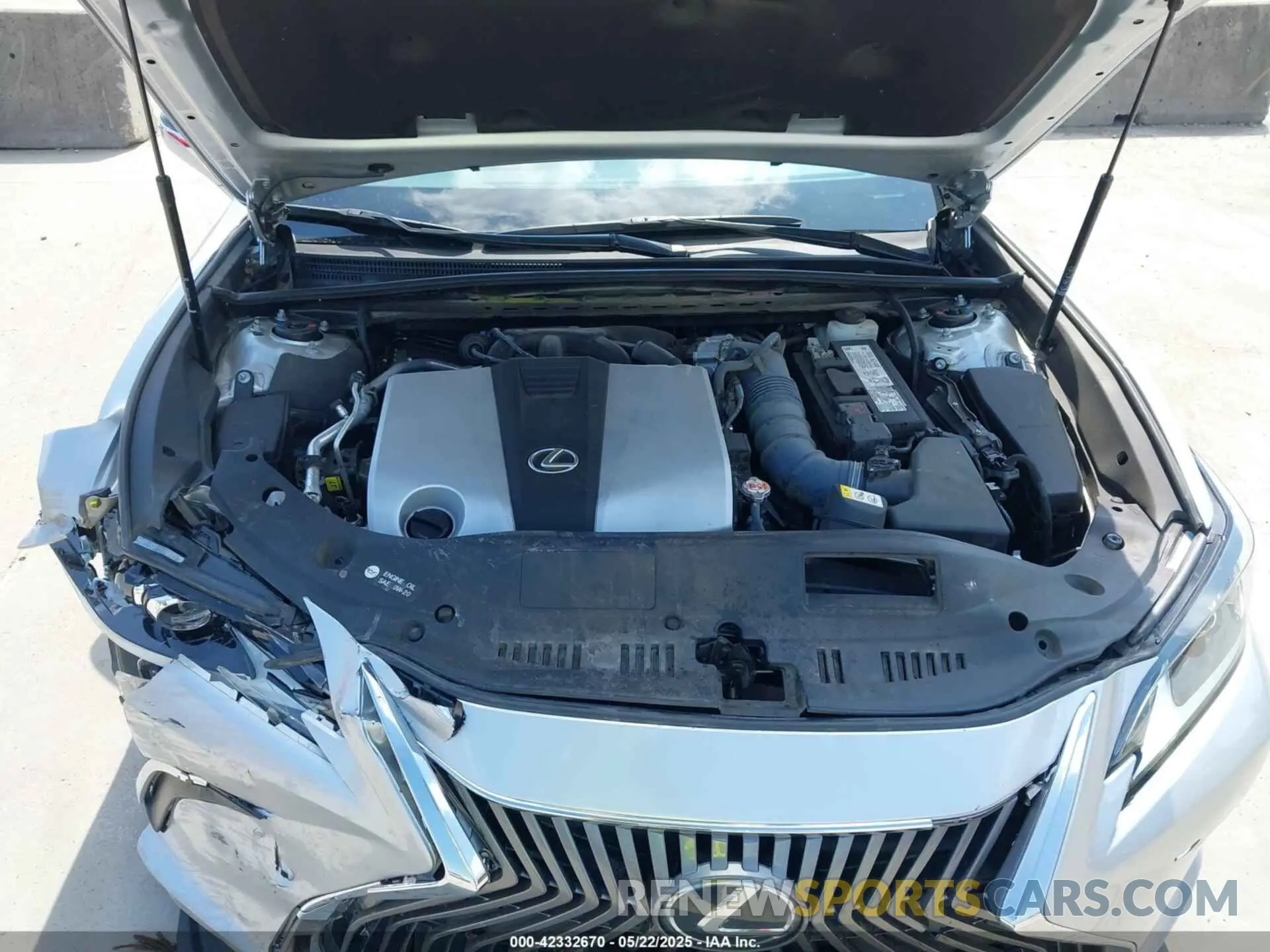 10 Photograph of a damaged car 58ACZ1B1XLU082075 LEXUS ES 350 2020