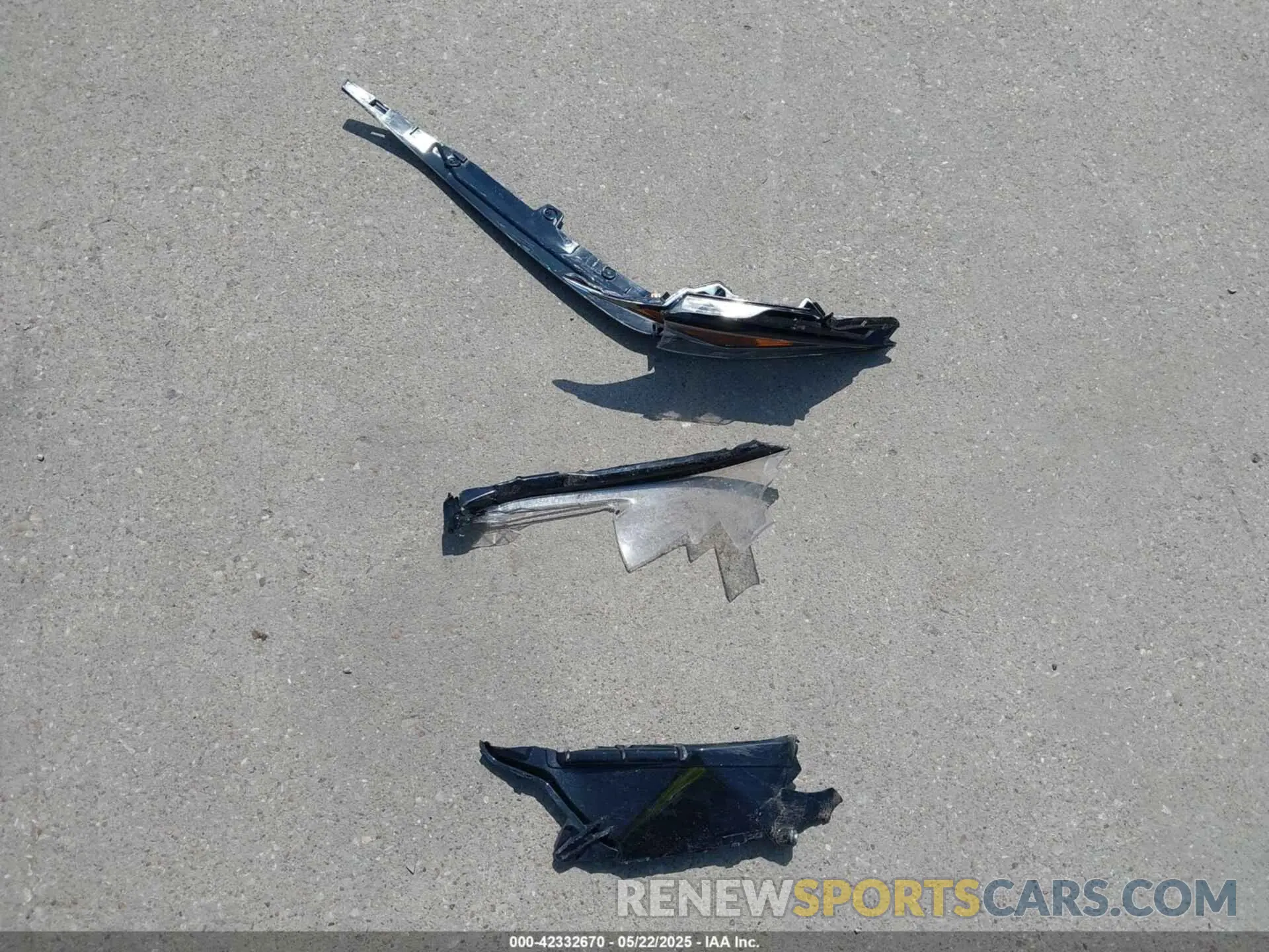 12 Photograph of a damaged car 58ACZ1B1XLU082075 LEXUS ES 350 2020