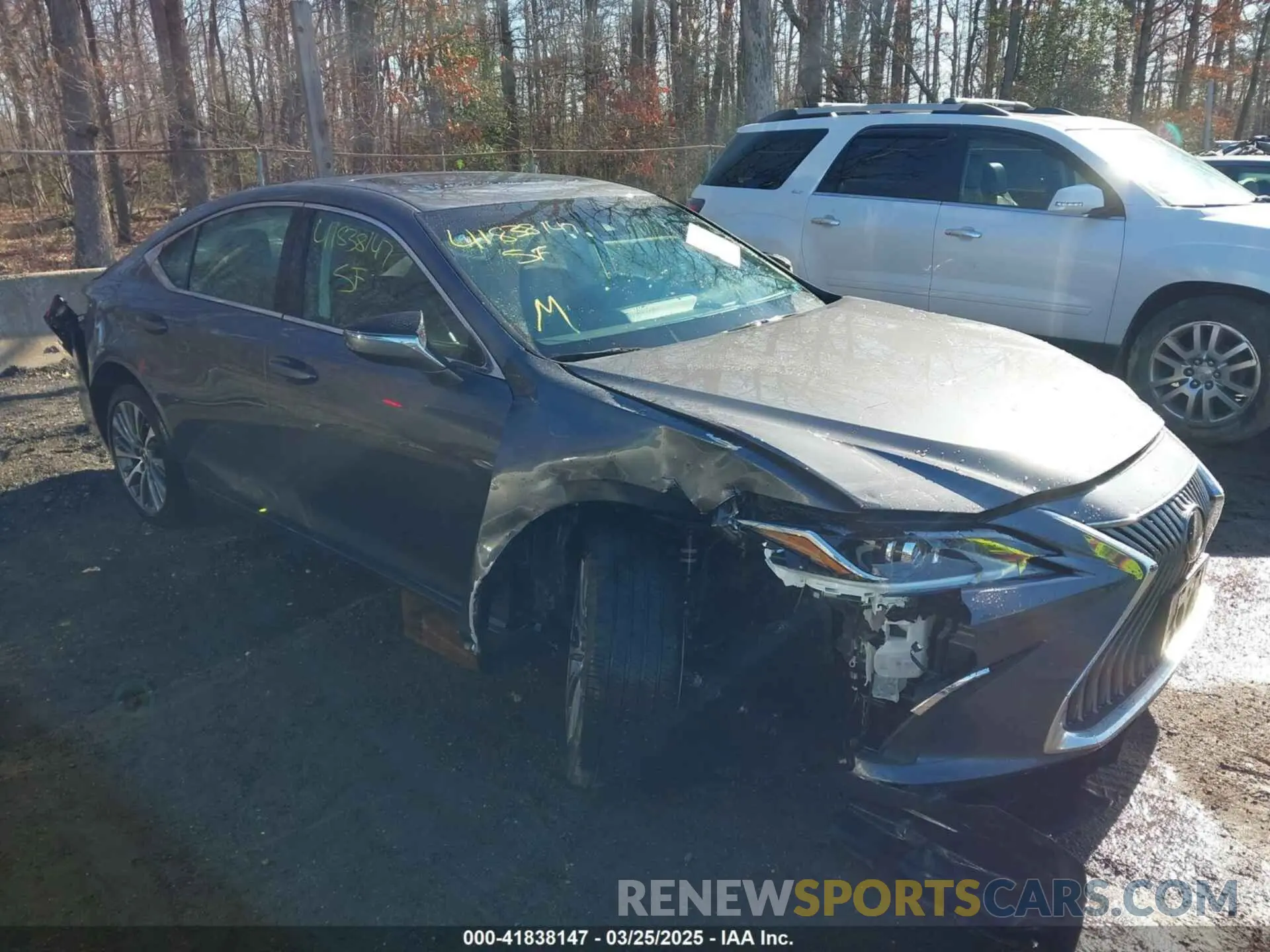 1 Photograph of a damaged car 58ADZ1B11LU058221 LEXUS ES 350 2020