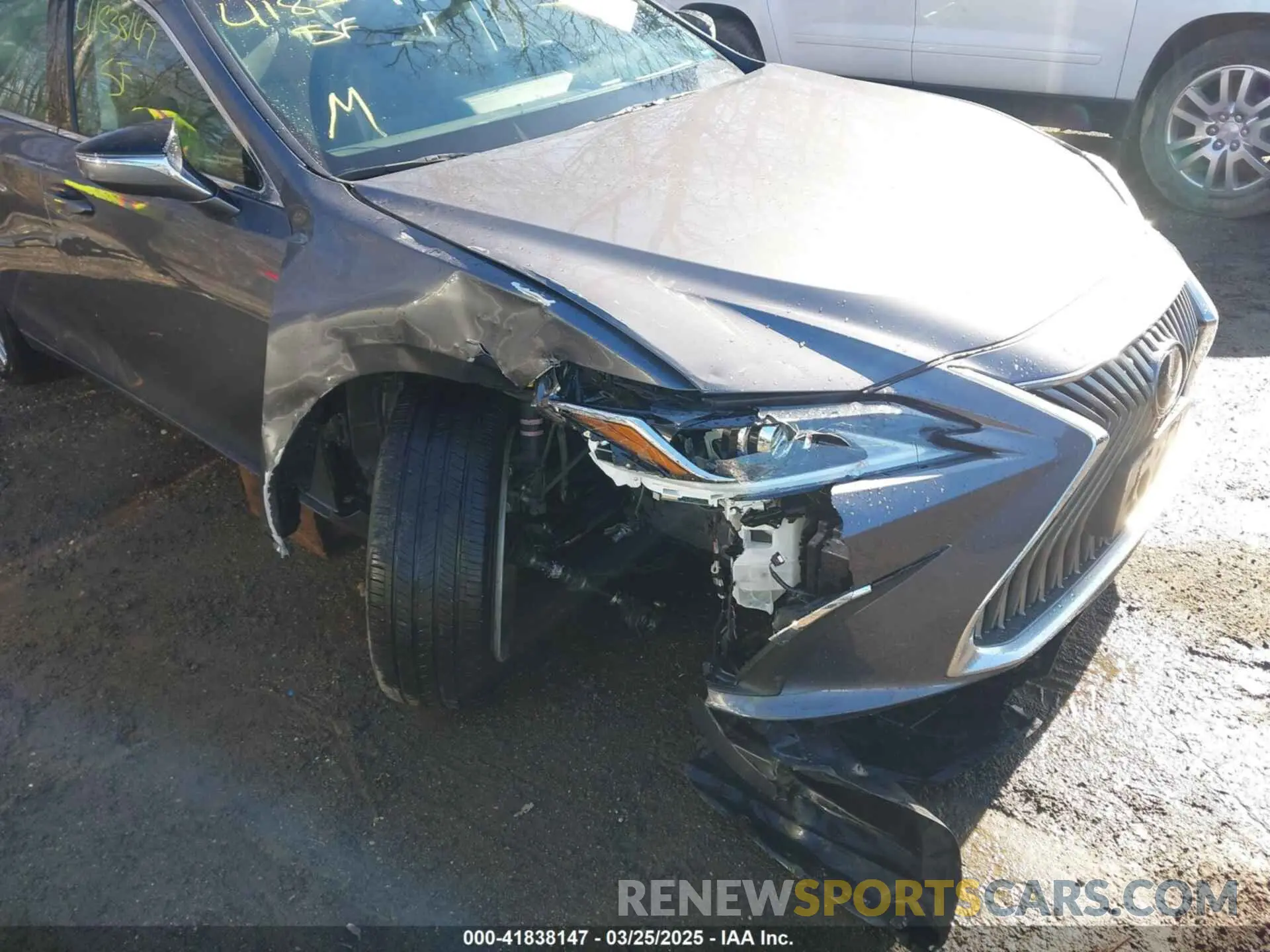6 Photograph of a damaged car 58ADZ1B11LU058221 LEXUS ES 350 2020