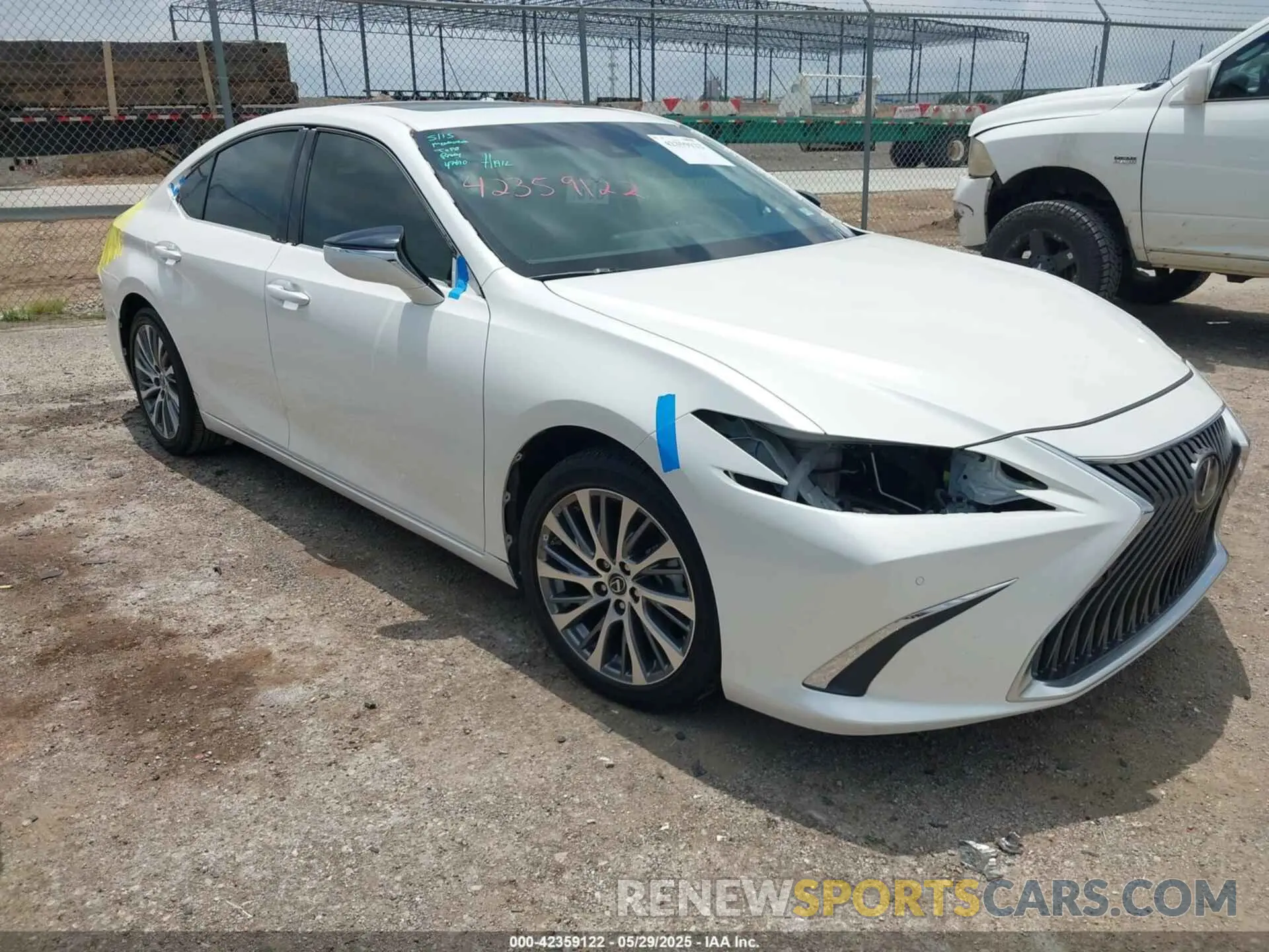 1 Photograph of a damaged car 58ADZ1B11LU063578 LEXUS ES 350 2020