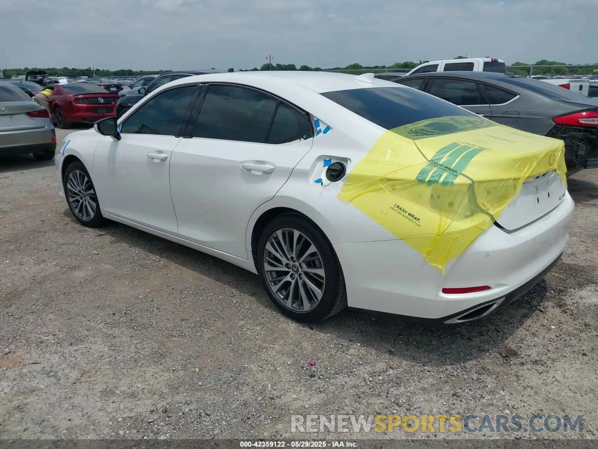 3 Photograph of a damaged car 58ADZ1B11LU063578 LEXUS ES 350 2020