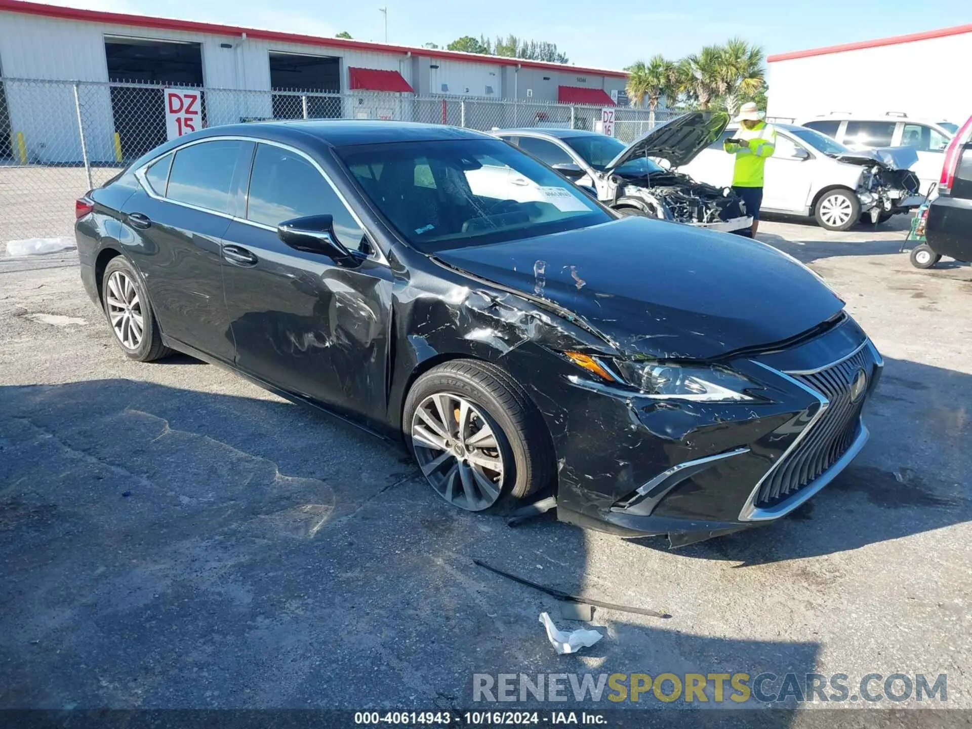 1 Photograph of a damaged car 58ADZ1B11LU071180 LEXUS ES 350 2020