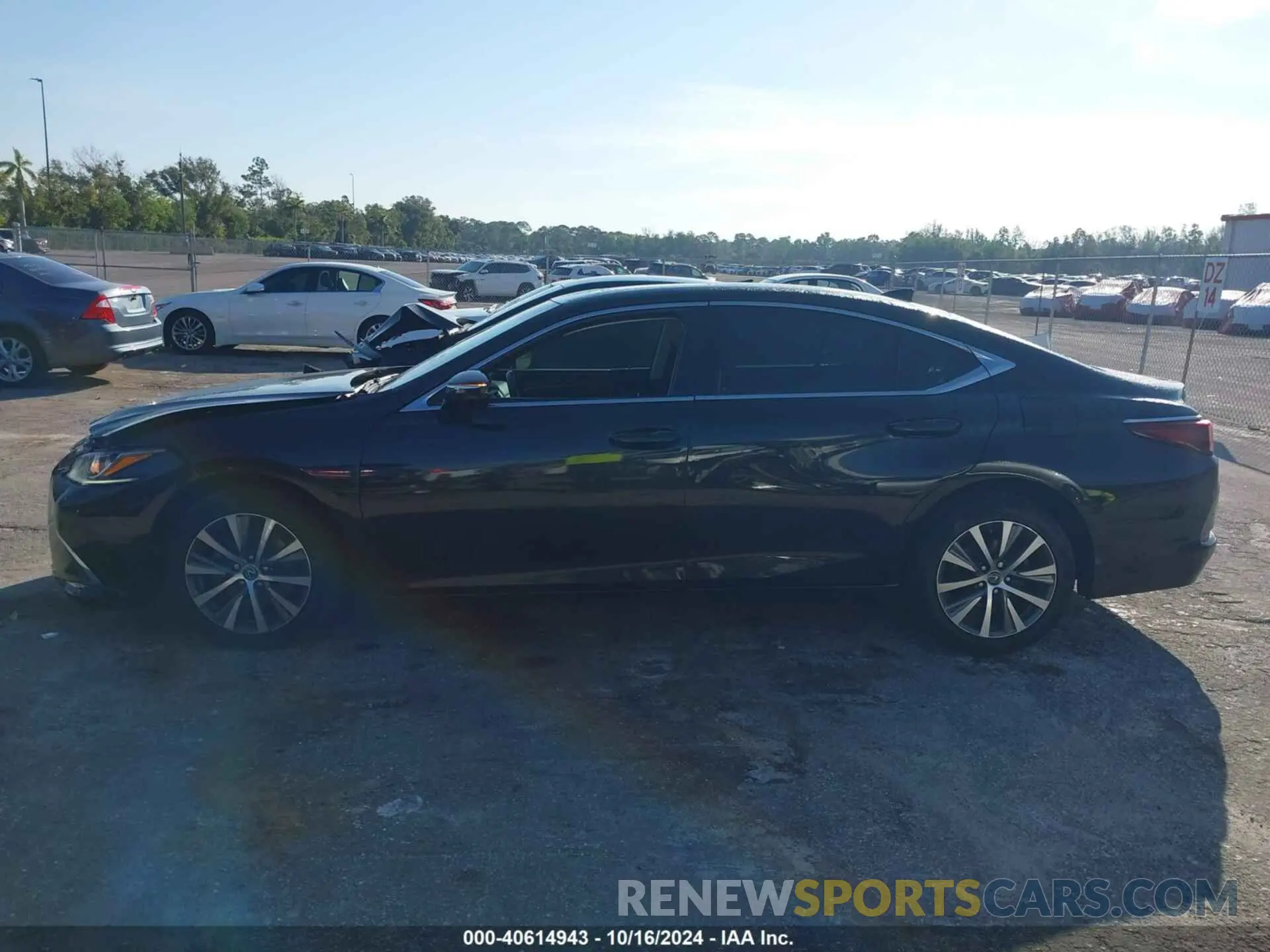 14 Photograph of a damaged car 58ADZ1B11LU071180 LEXUS ES 350 2020