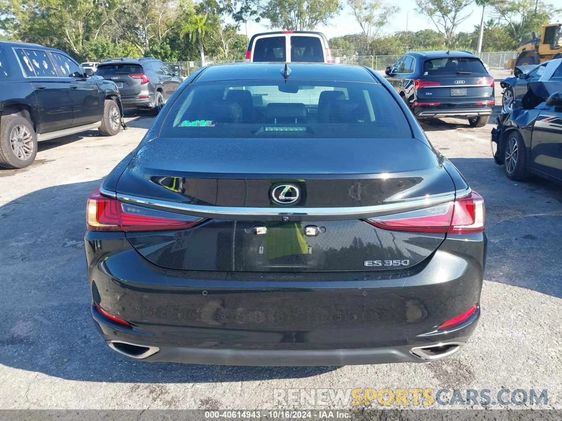 16 Photograph of a damaged car 58ADZ1B11LU071180 LEXUS ES 350 2020