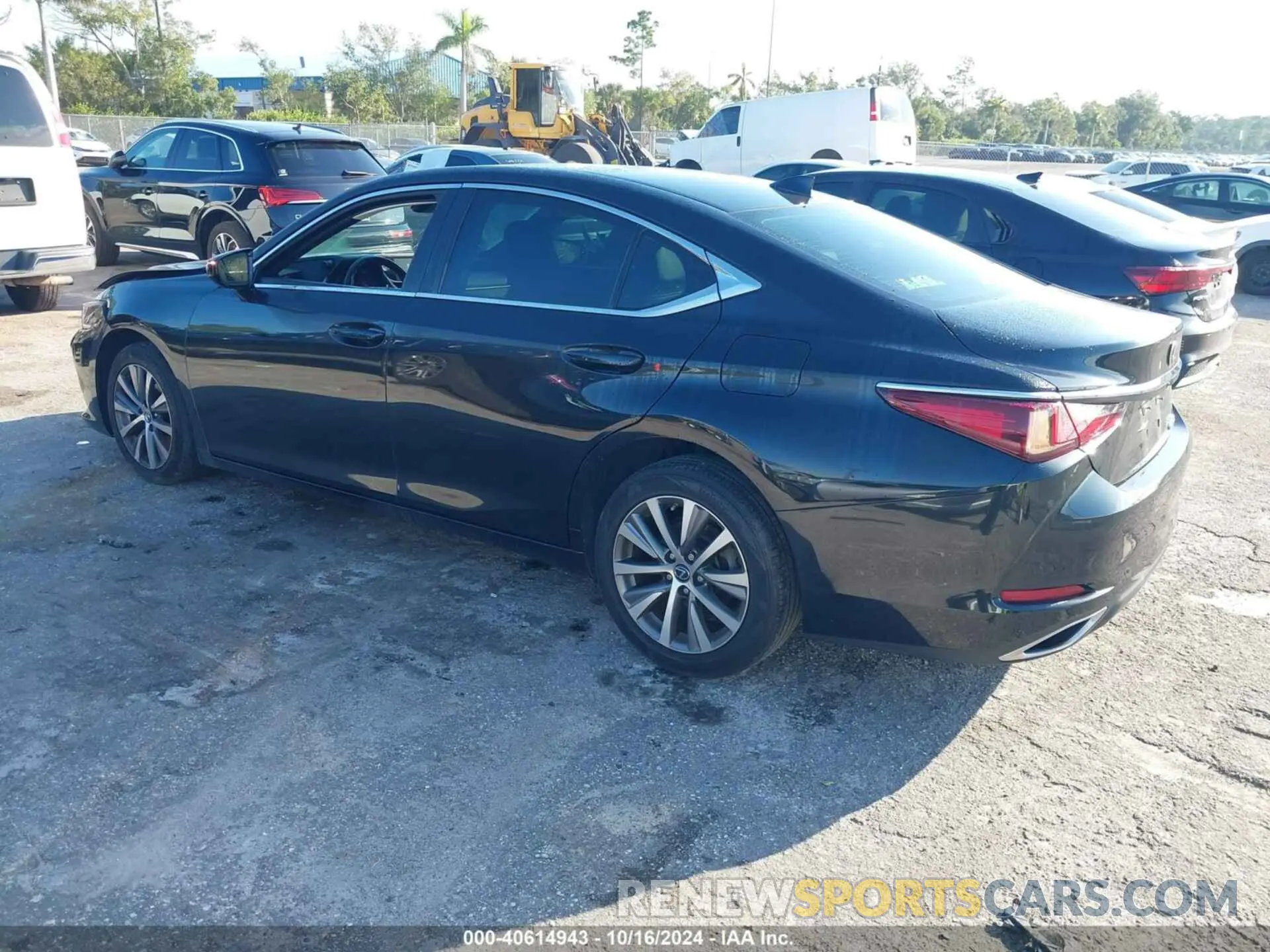 3 Photograph of a damaged car 58ADZ1B11LU071180 LEXUS ES 350 2020