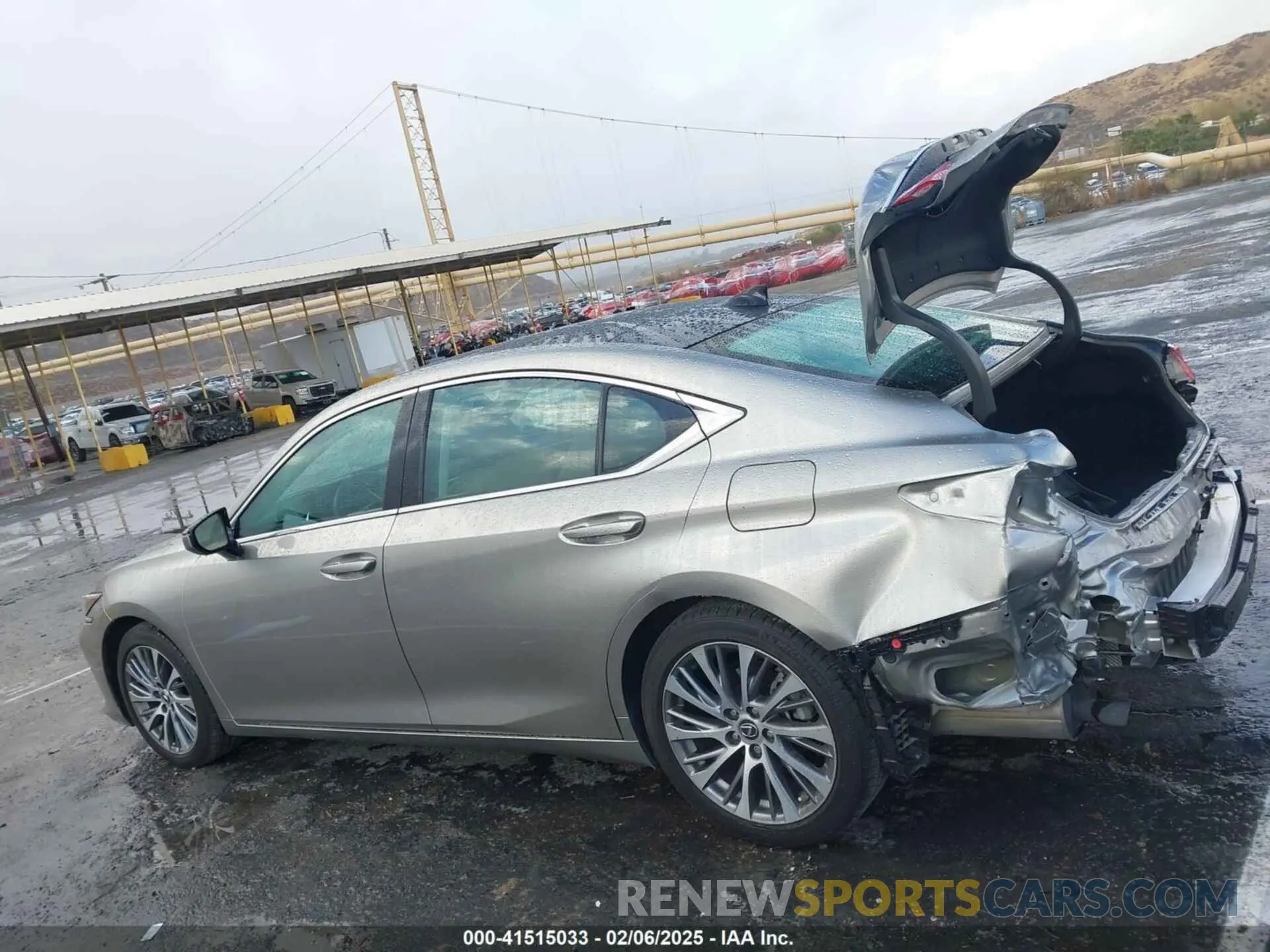 15 Photograph of a damaged car 58ADZ1B13LU073688 LEXUS ES 350 2020