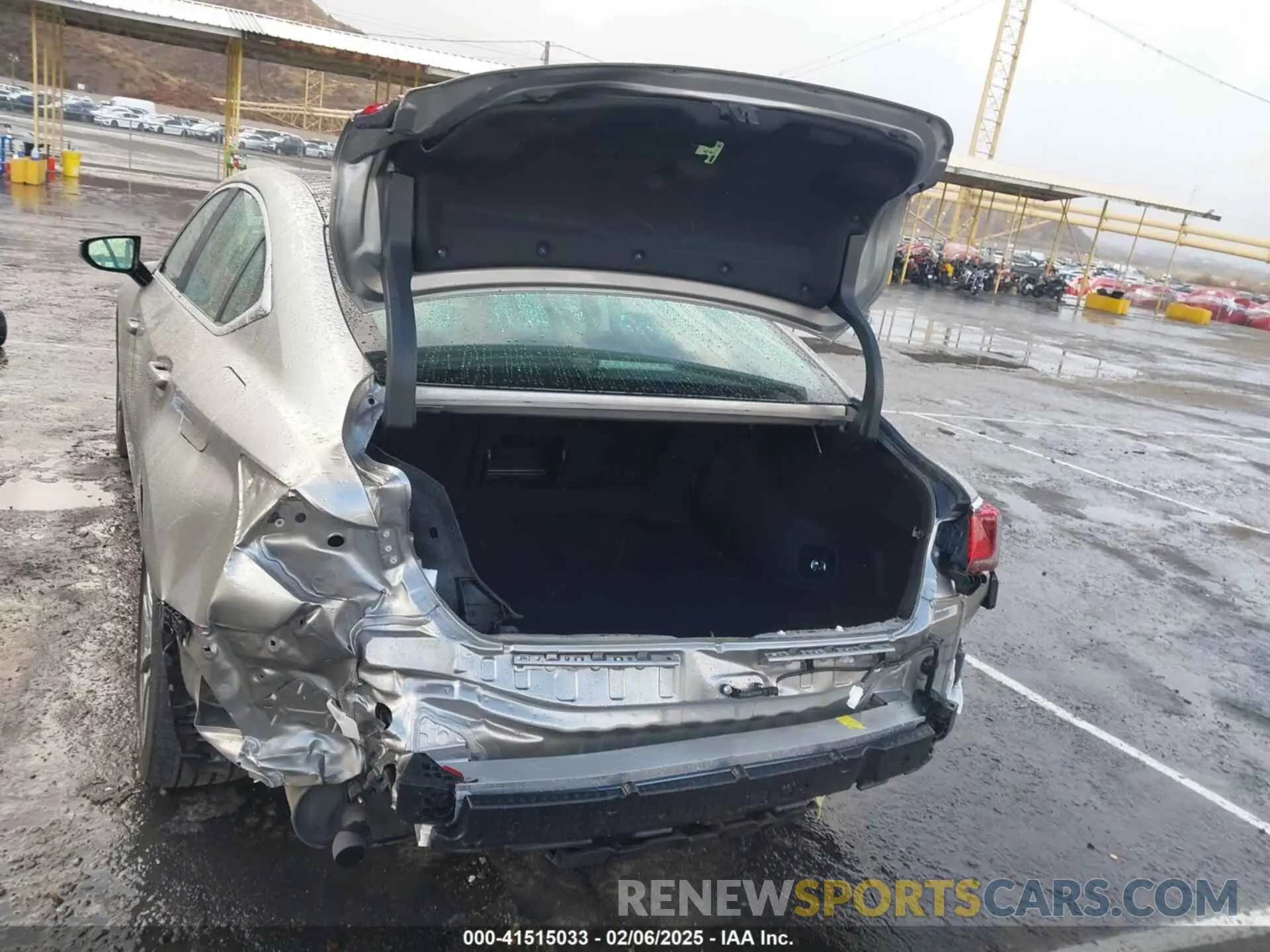 17 Photograph of a damaged car 58ADZ1B13LU073688 LEXUS ES 350 2020