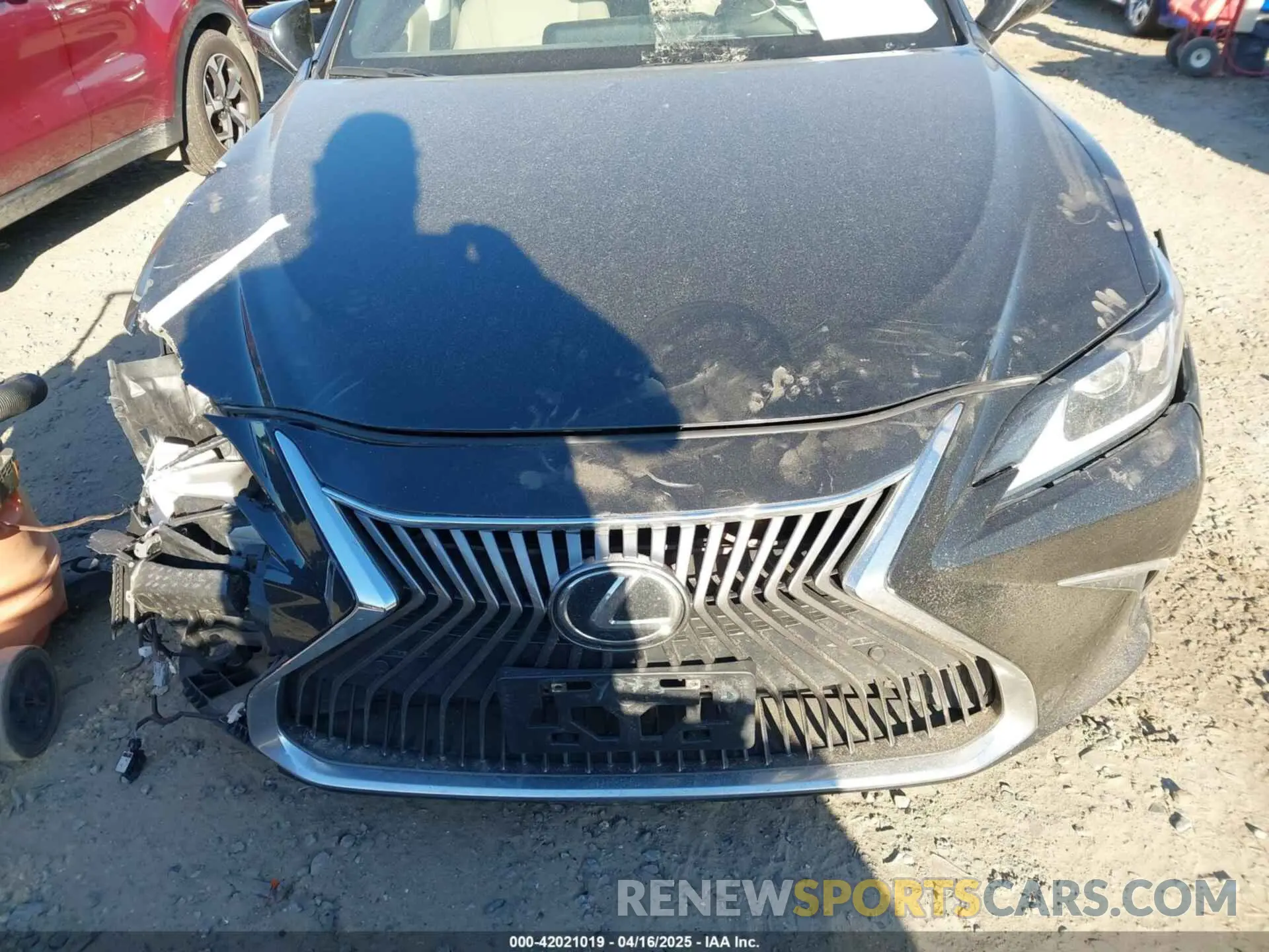 12 Photograph of a damaged car 58ADZ1B14LU059072 LEXUS ES 350 2020