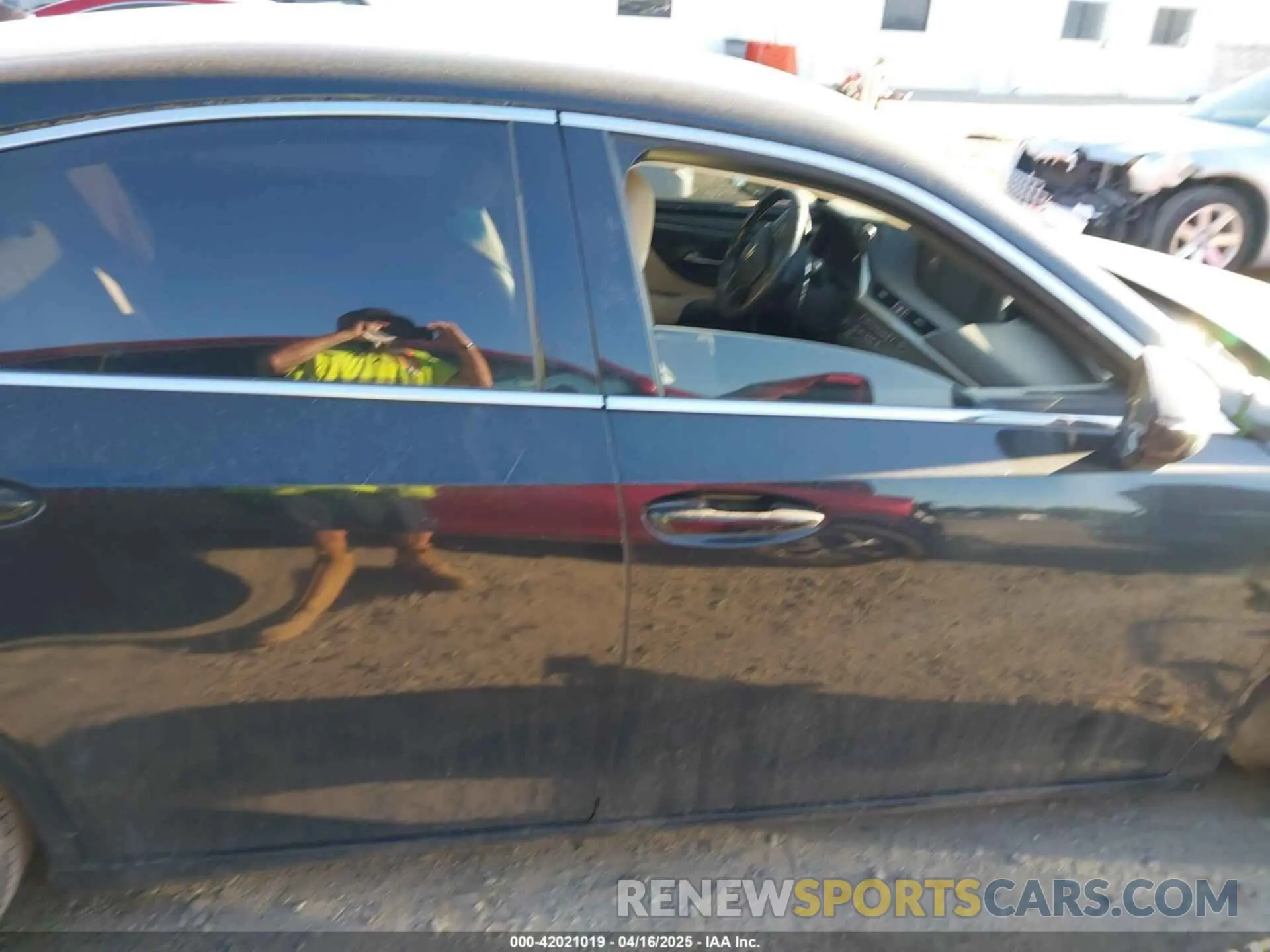 13 Photograph of a damaged car 58ADZ1B14LU059072 LEXUS ES 350 2020