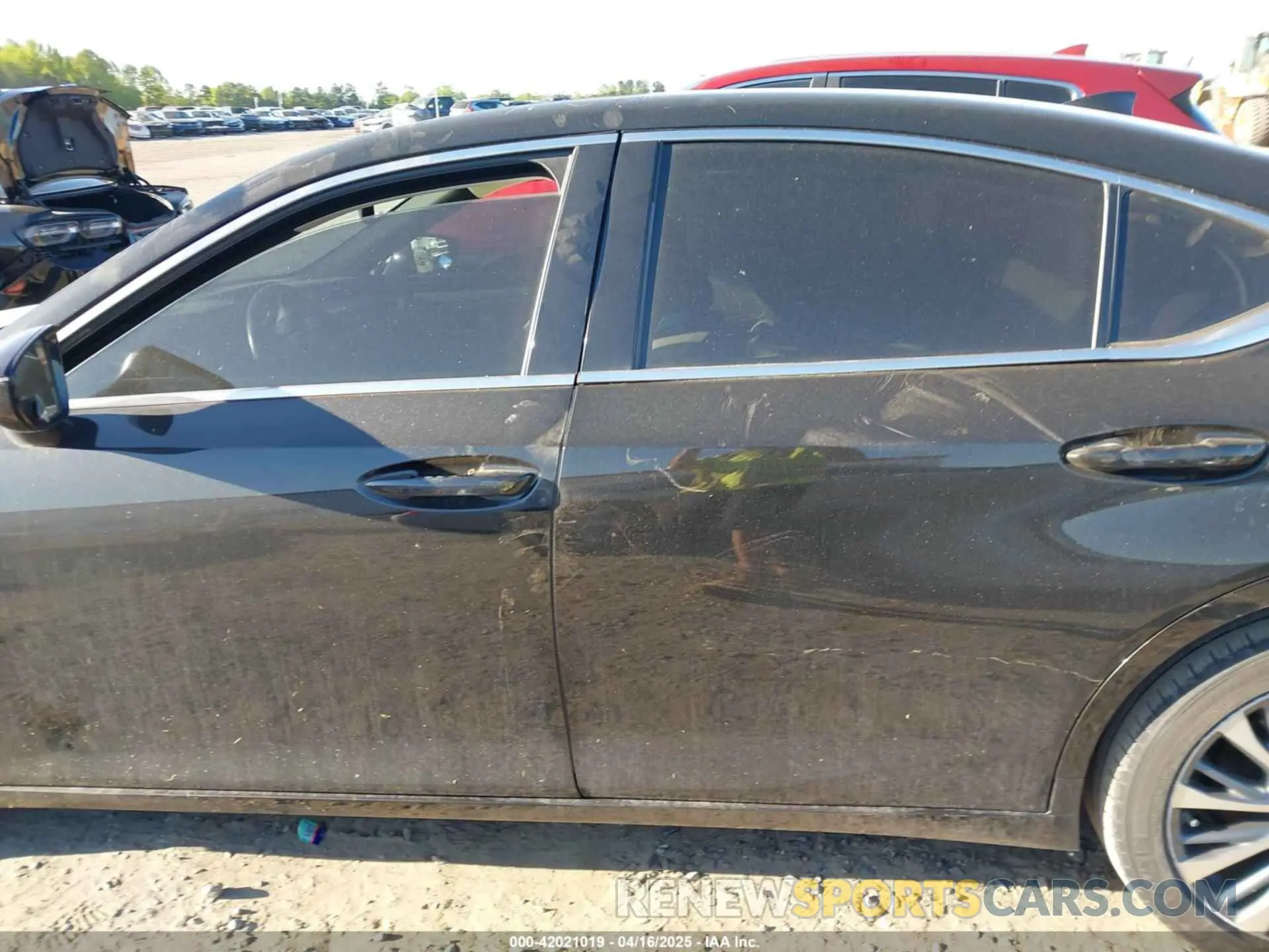 14 Photograph of a damaged car 58ADZ1B14LU059072 LEXUS ES 350 2020