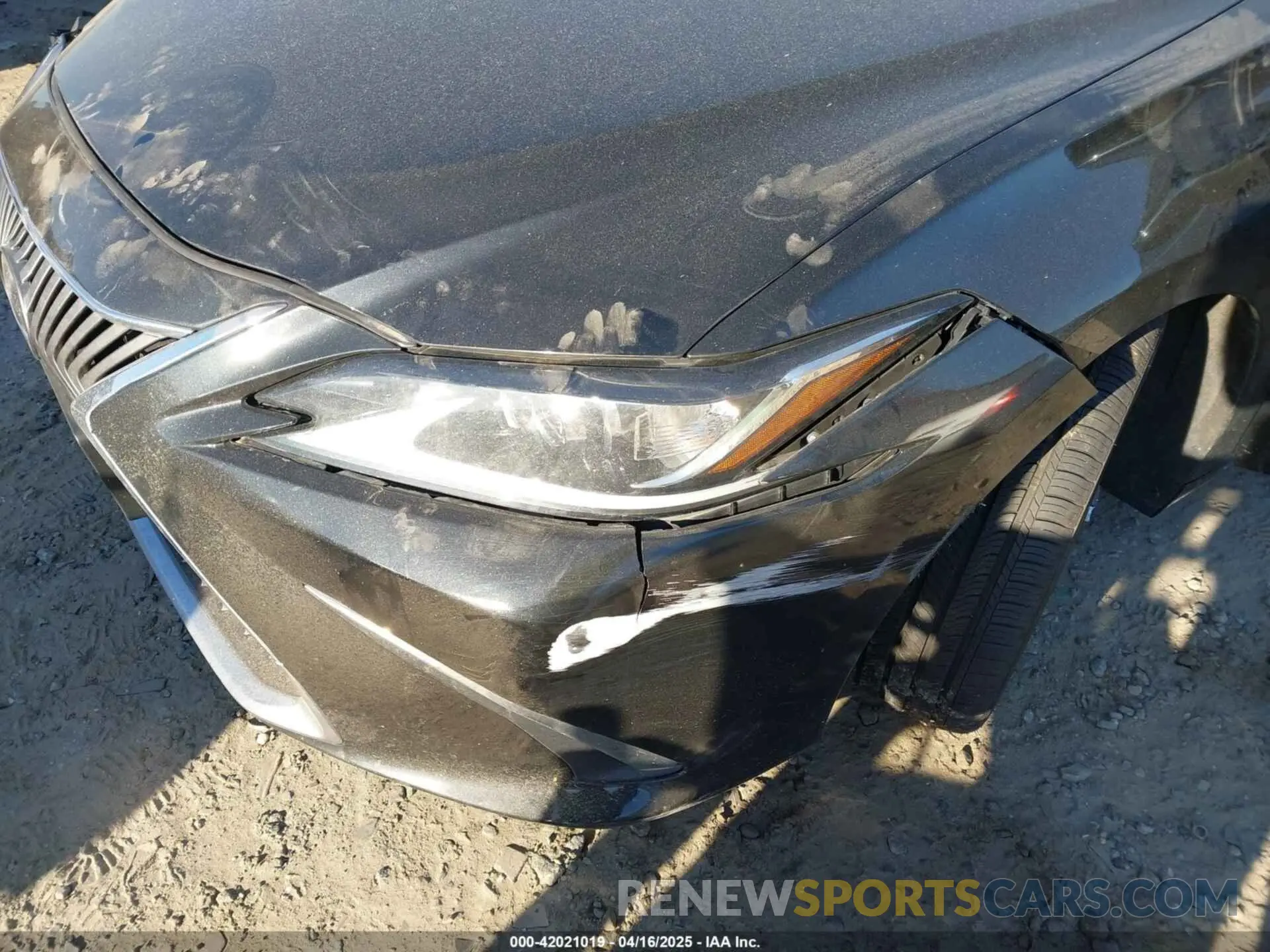 18 Photograph of a damaged car 58ADZ1B14LU059072 LEXUS ES 350 2020