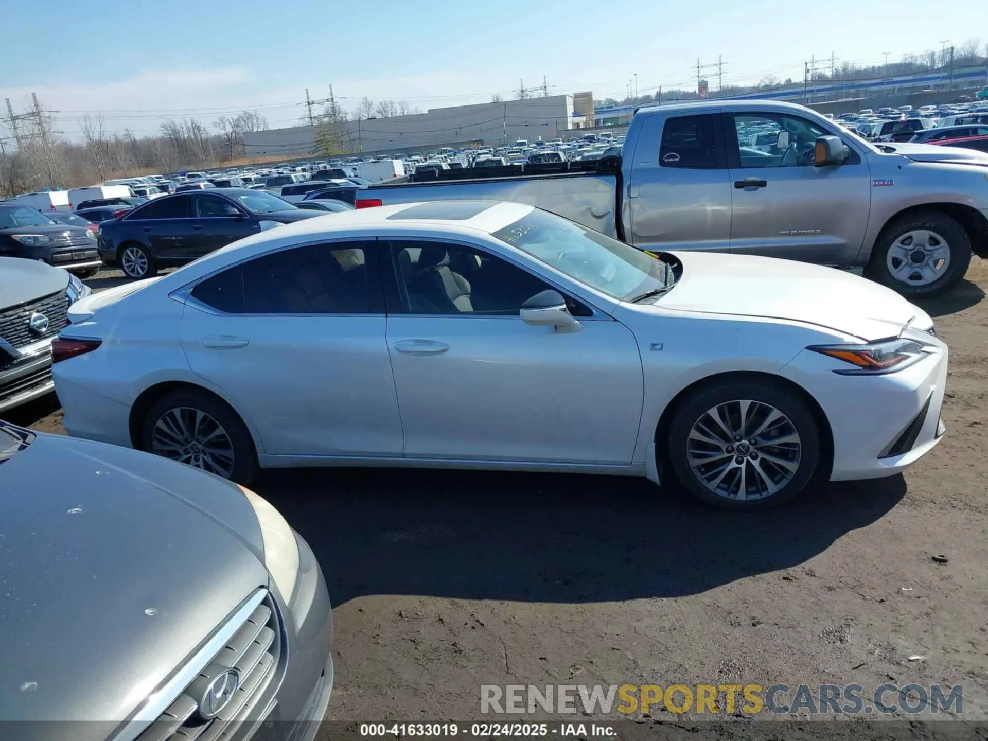 13 Photograph of a damaged car 58ADZ1B14LU060691 LEXUS ES 350 2020
