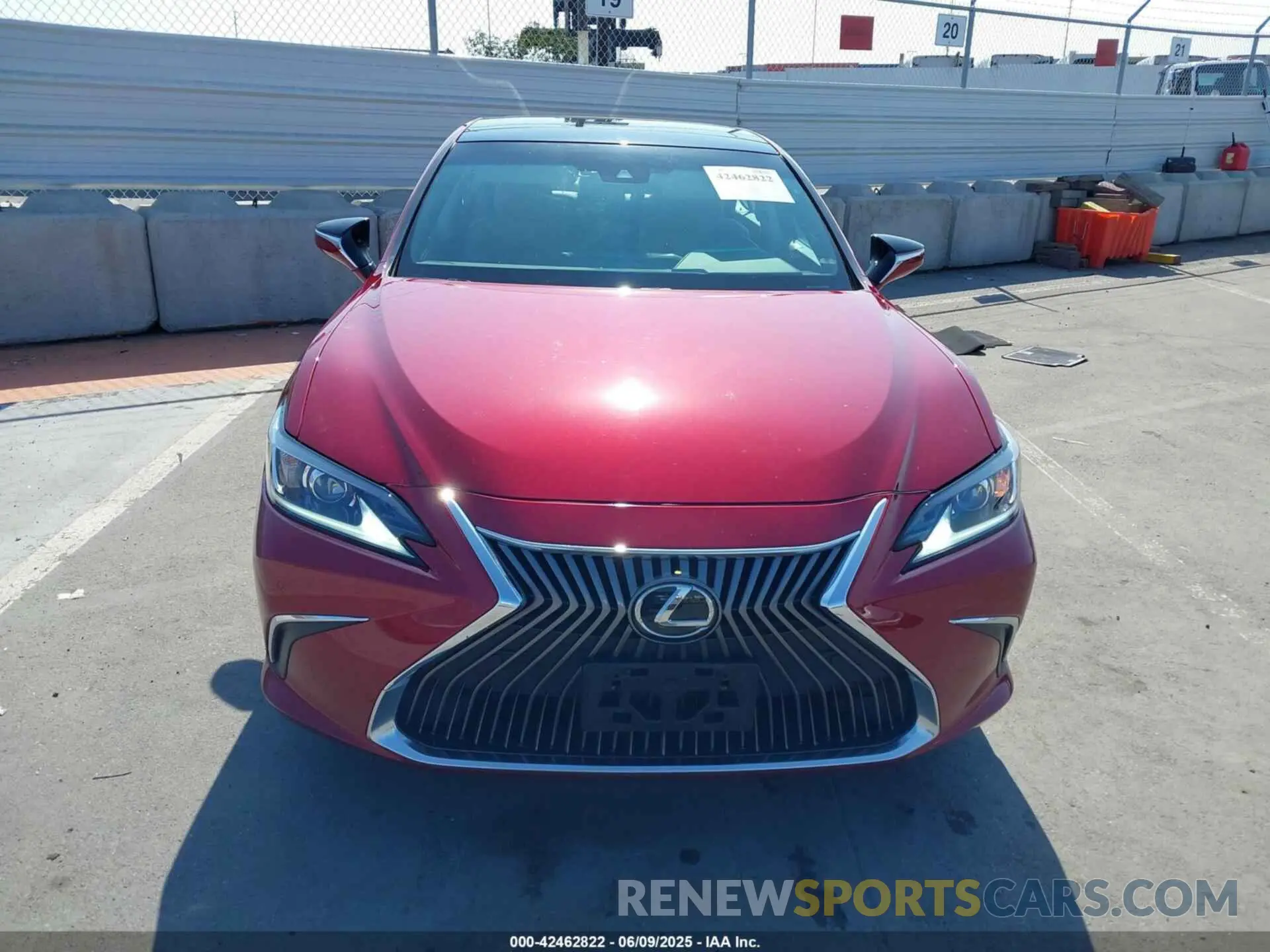 12 Photograph of a damaged car 58ADZ1B17LU053721 LEXUS ES 350 2020