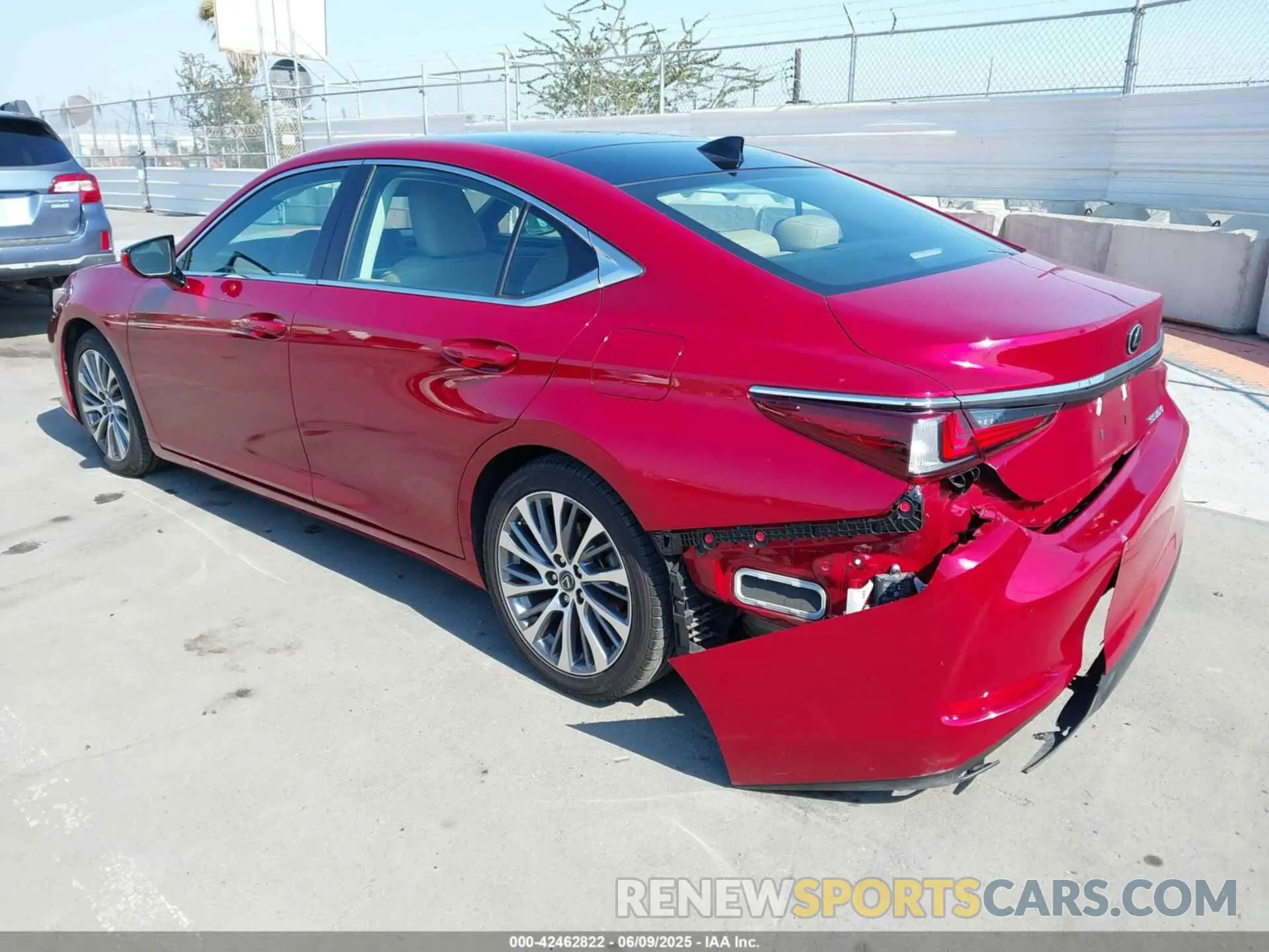 3 Photograph of a damaged car 58ADZ1B17LU053721 LEXUS ES 350 2020